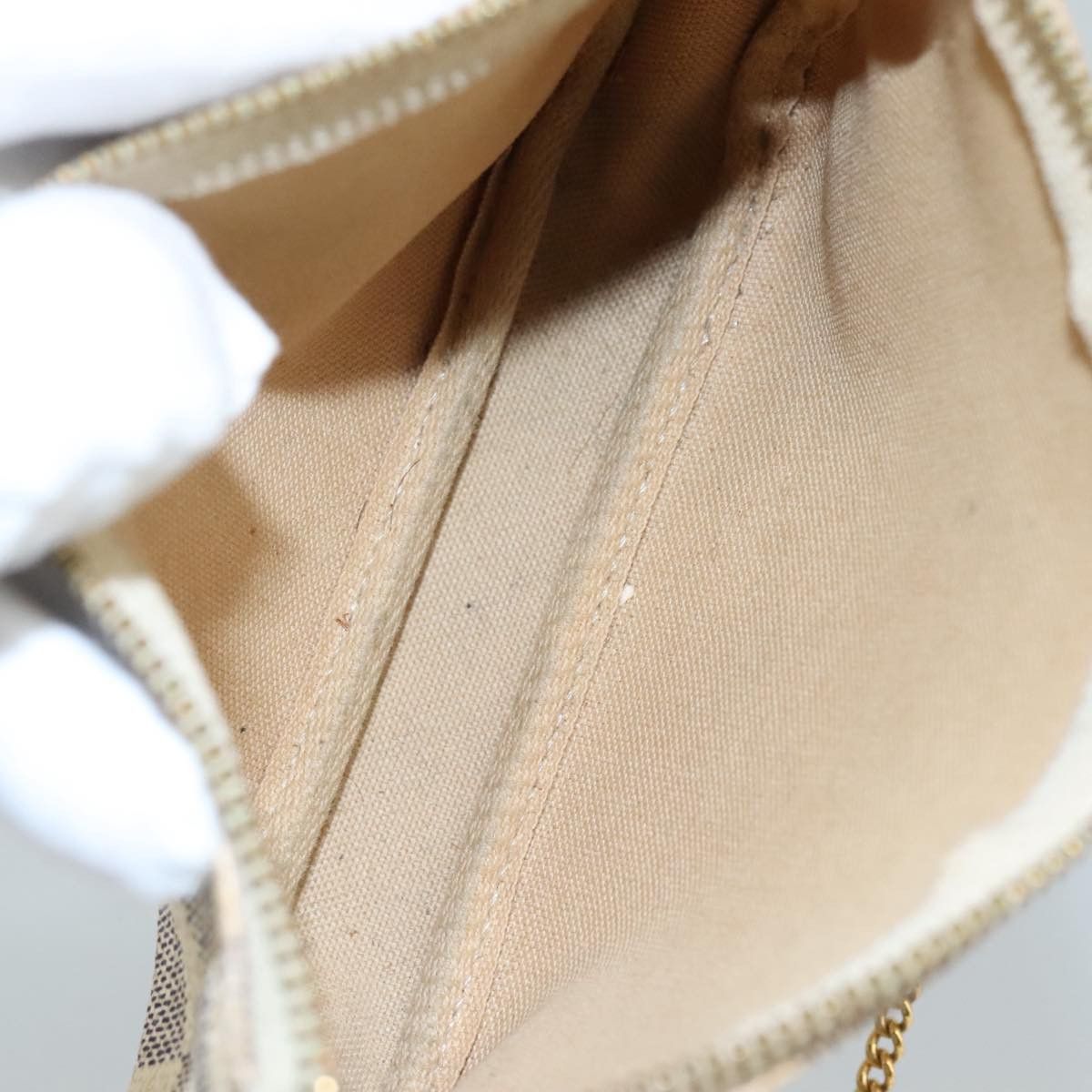 Louis Vuitton Mini Pochette Accessoires White Canvas Clutch Bag Size ONE SIZE - 13 Thumbnail