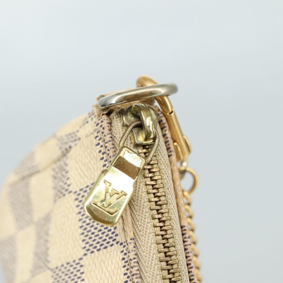 Louis Vuitton Mini Pochette Accessoires White Canvas Clutch Bag Size ONE SIZE - 11 Thumbnail