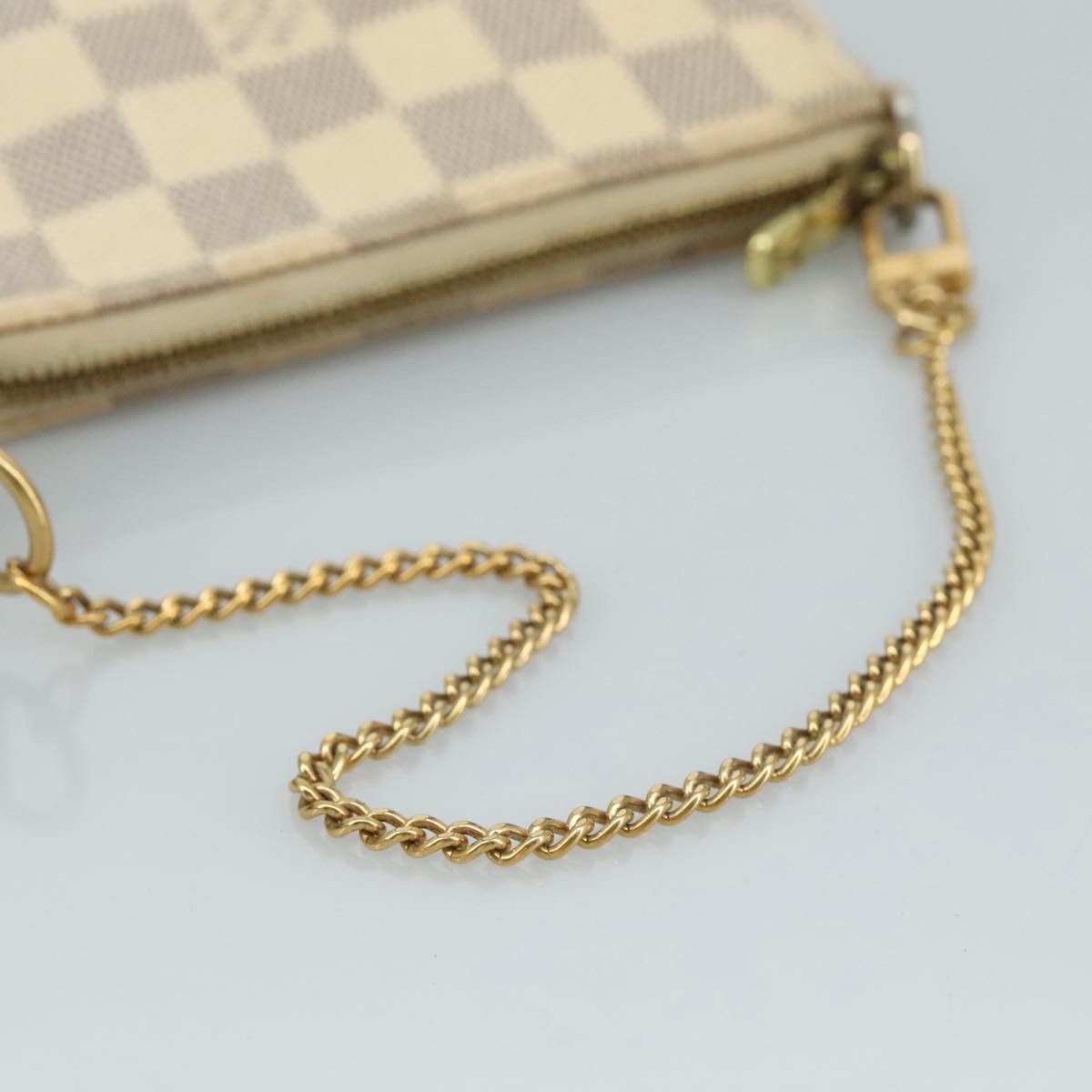 Louis Vuitton Mini Pochette Accessoires White Canvas Clutch Bag Size ONE SIZE - 5 Thumbnail