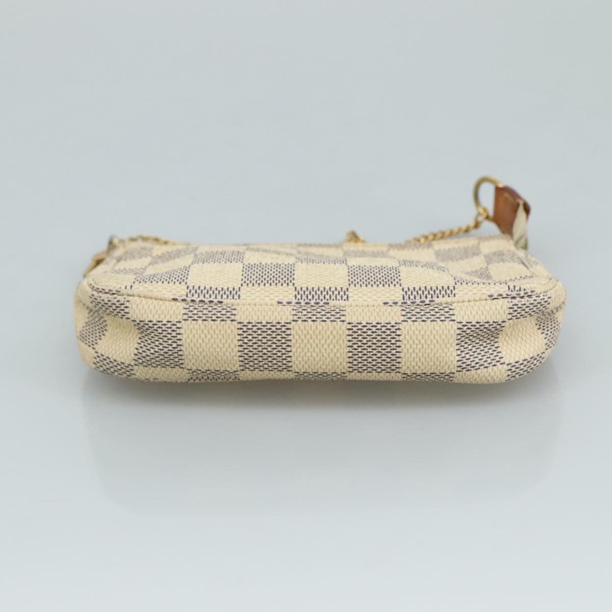 Louis Vuitton Mini Pochette Accessoires White Canvas Clutch Bag Size ONE SIZE - 19 Thumbnail