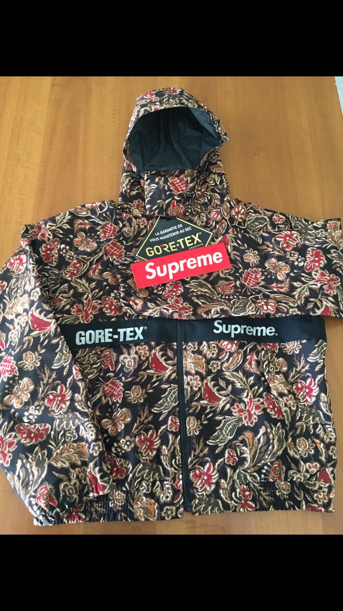 Supreme Gore-Tex Court Jacket Flower-