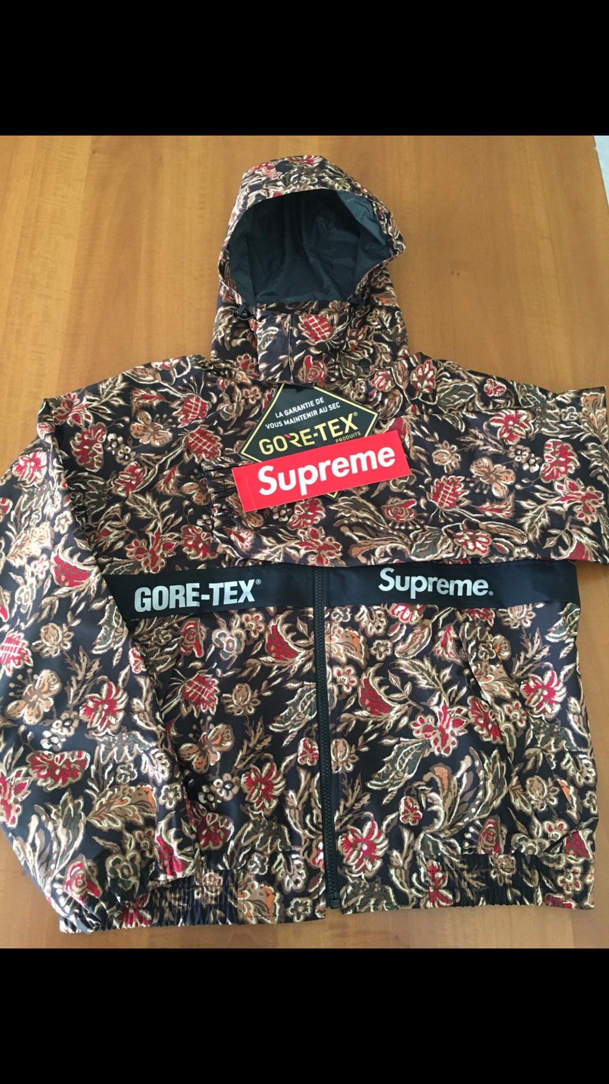 18aw supreme gore-tex jacket flower 窪塚 - ナイロンジャケット