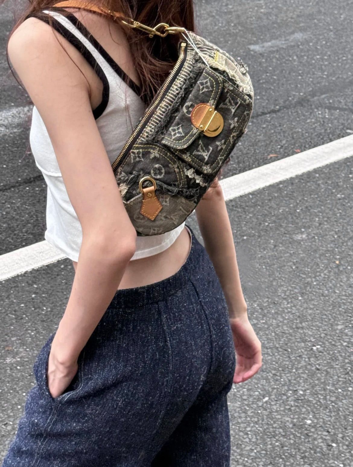 Louis Vuitton Louis Vuitton Monogram Denim Pouch Grip Shoulder Bag Size ONE SIZE - 3 Thumbnail