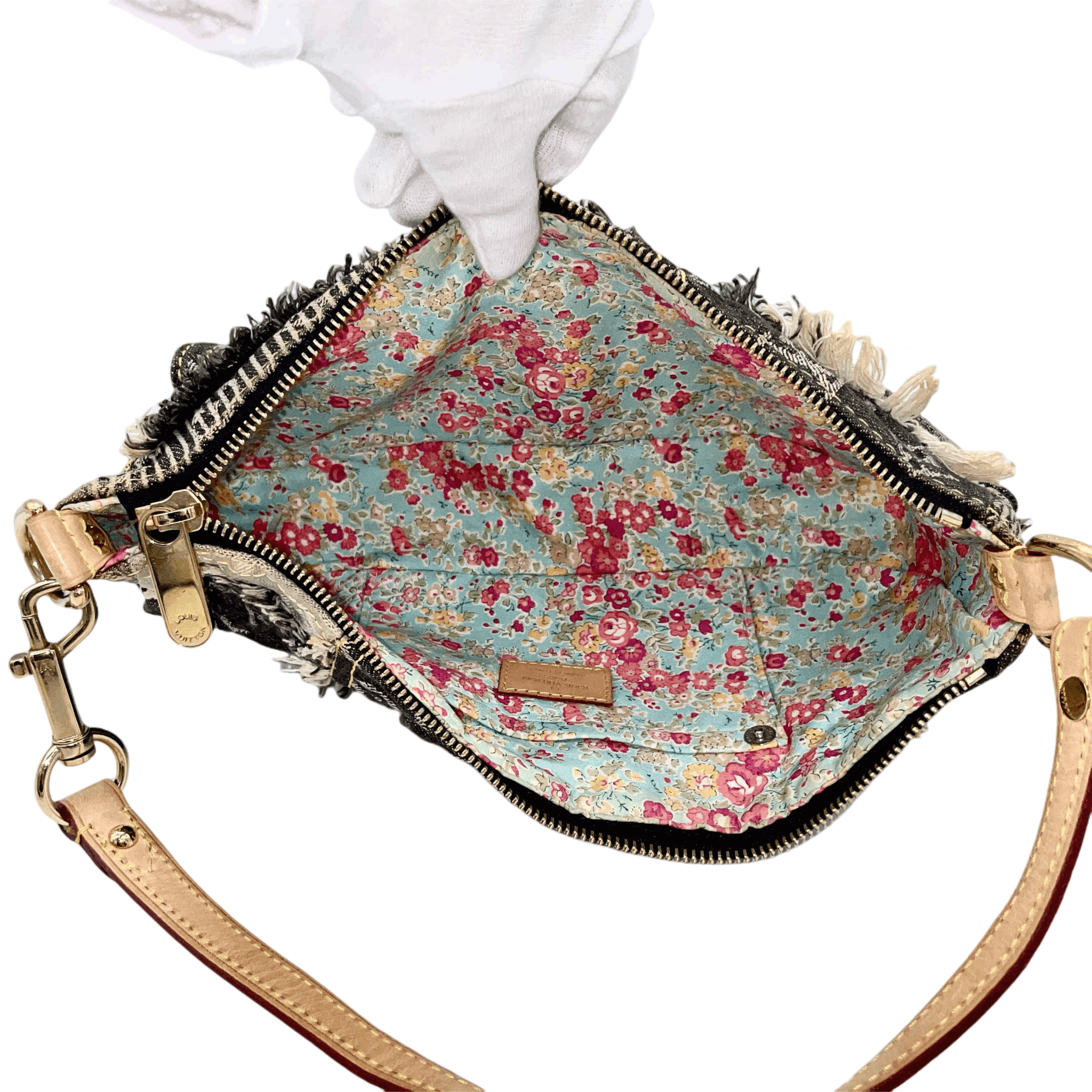 Louis Vuitton Louis Vuitton Monogram Denim Pouch Grip Shoulder Bag Size ONE SIZE - 13 Thumbnail