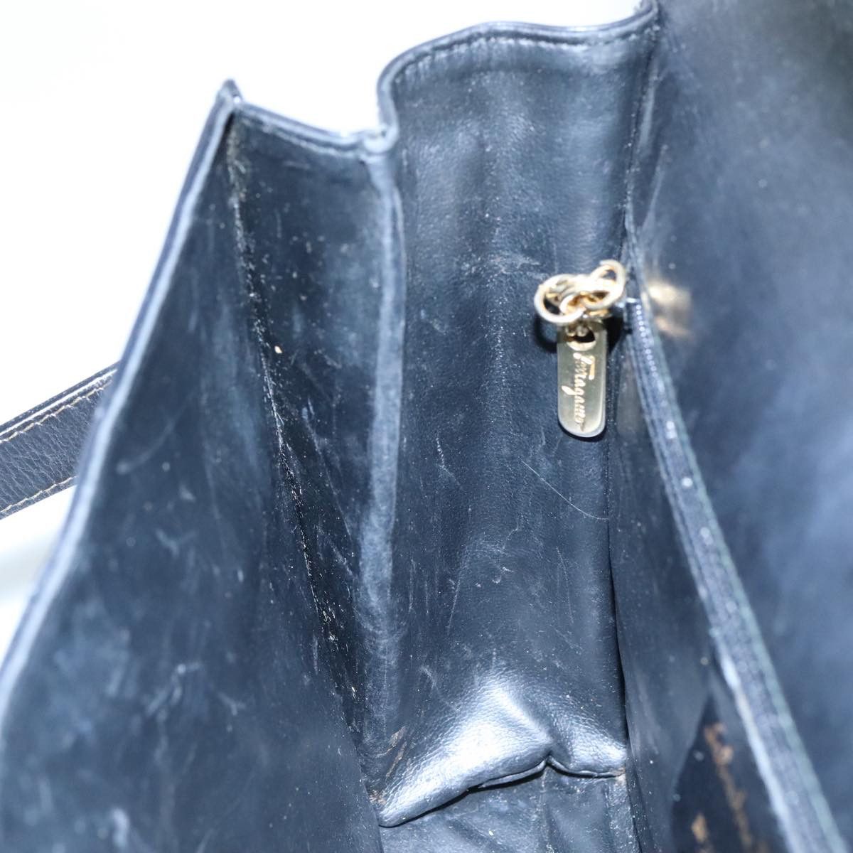 Salvatore Ferragamo Gancini Black Leather Shoulder Bag (Pre-Owned) Size ONE SIZE - 15 Thumbnail