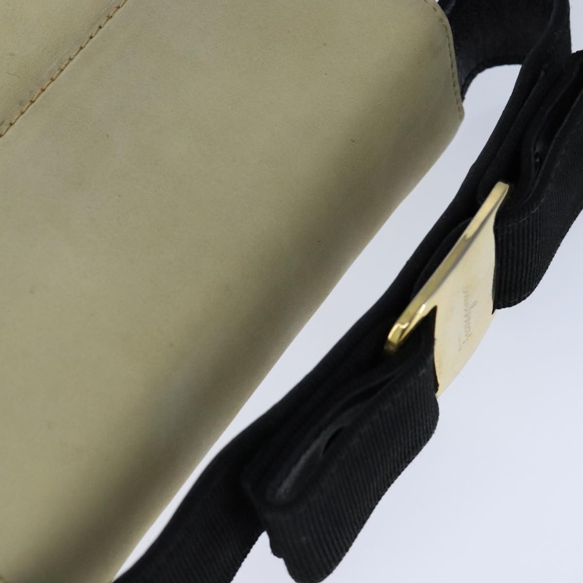 Salvatore Ferragamo Vara Beige Suede Handbag (Pre-Owned) Size ONE SIZE - 5 Thumbnail