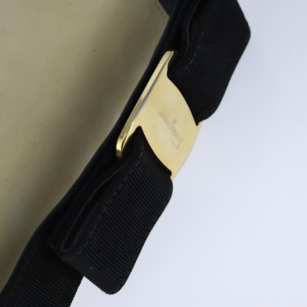 Salvatore Ferragamo Vara Beige Suede Handbag (Pre-Owned) Size ONE SIZE - 12 Thumbnail