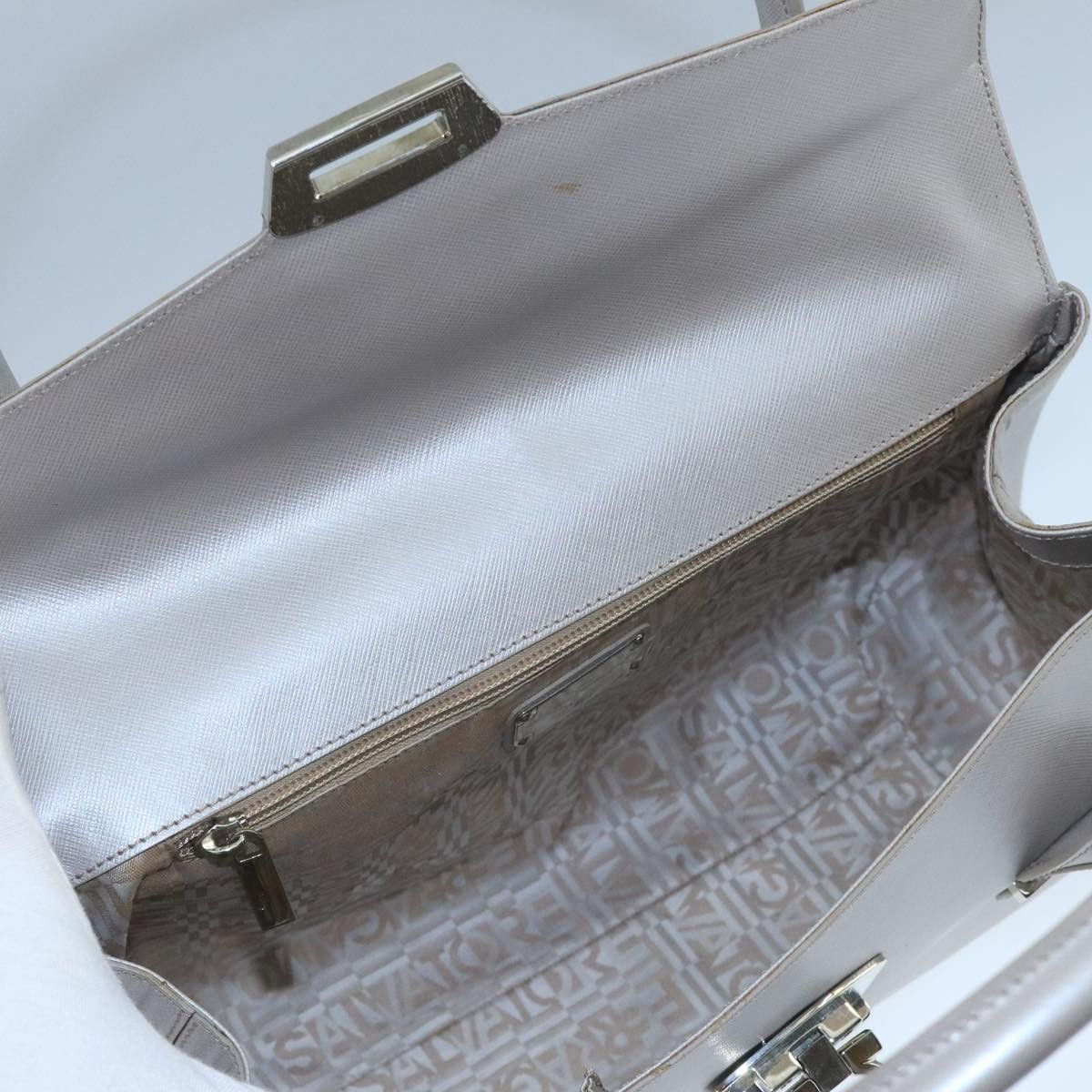Salvatore Ferragamo Silver Leather Handbag (Pre-Owned) Size ONE SIZE - 10 Thumbnail