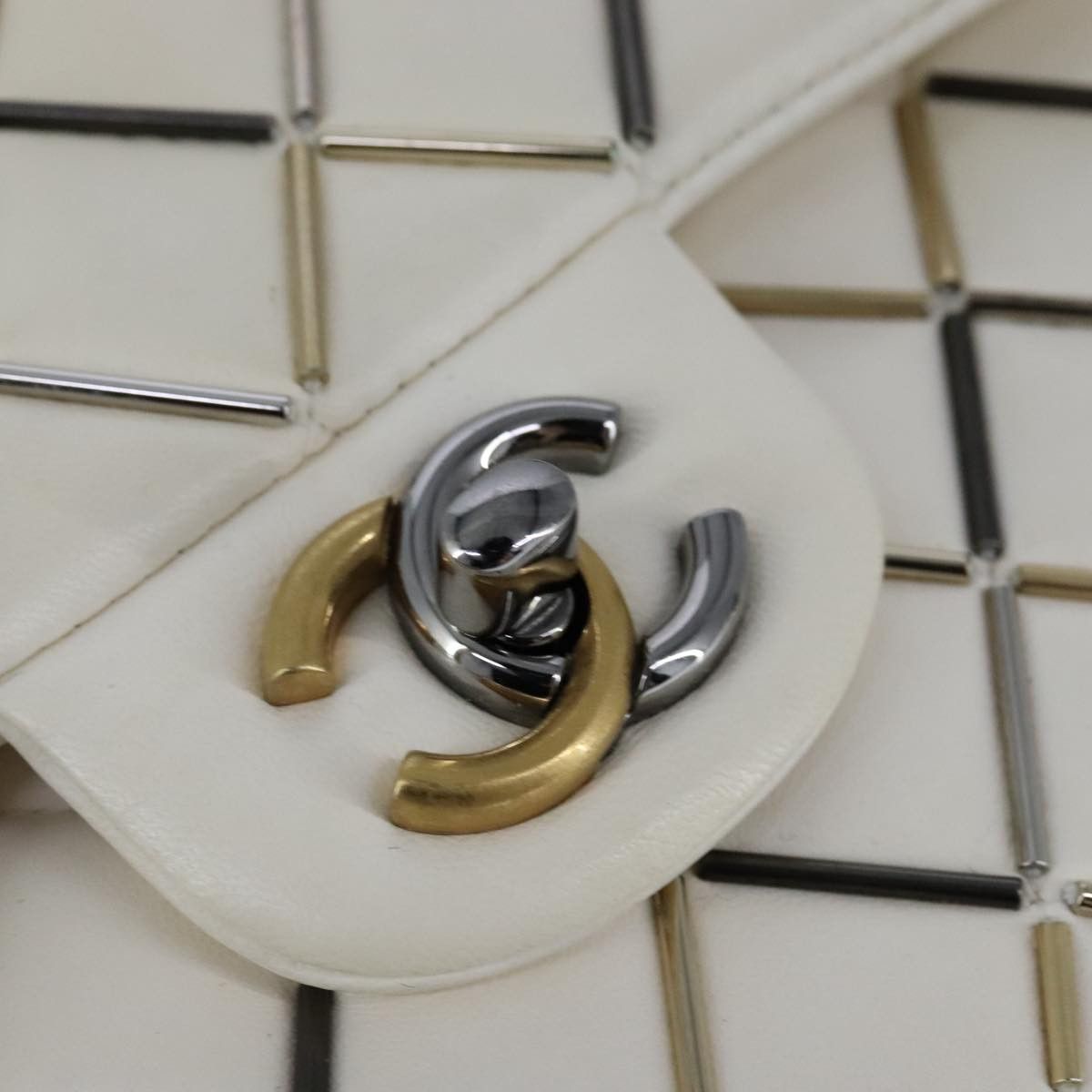 Chanel Timeless White Leather Shoulder Bag (Pre-Owned) Size ONE SIZE - 12 Thumbnail