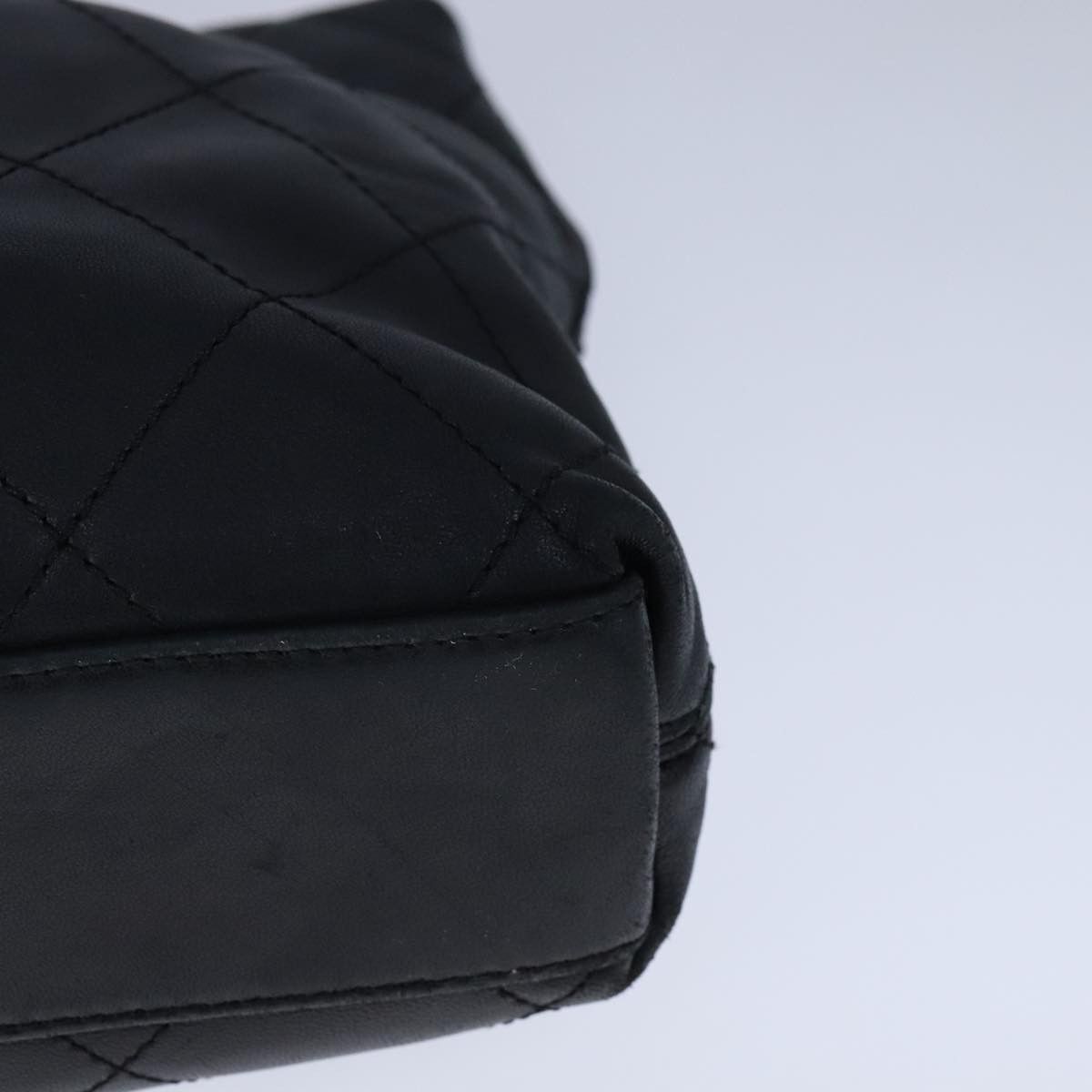 Chanel Vintage Black Leather Handbag (Pre-Owned) Size ONE SIZE - 10 Thumbnail