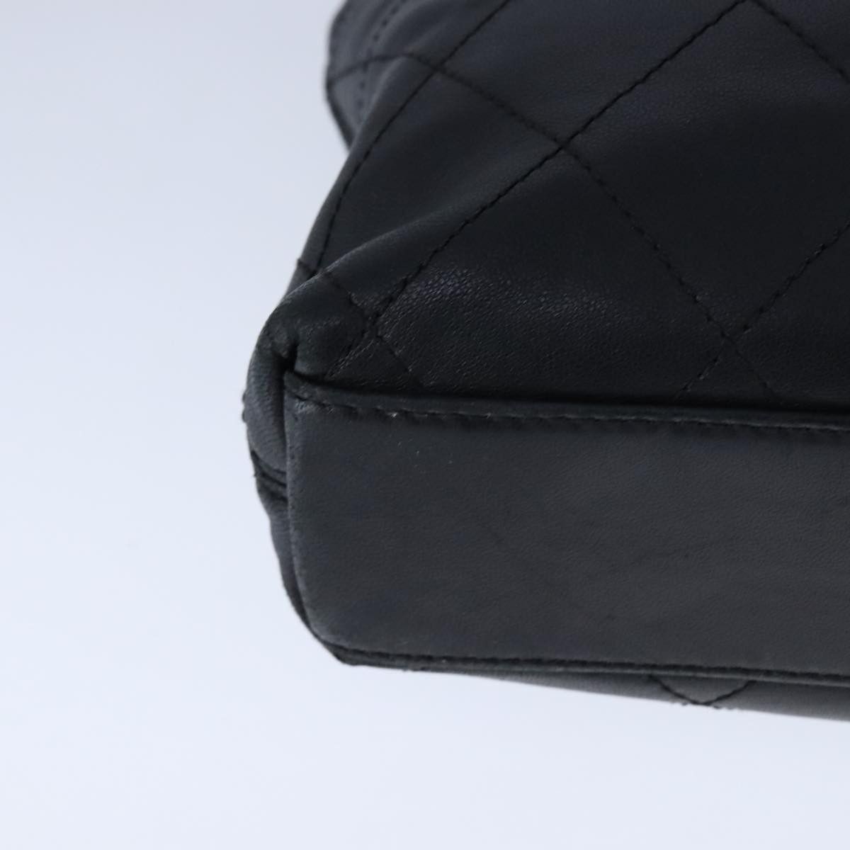 Chanel Vintage Black Leather Handbag (Pre-Owned) Size ONE SIZE - 11 Thumbnail