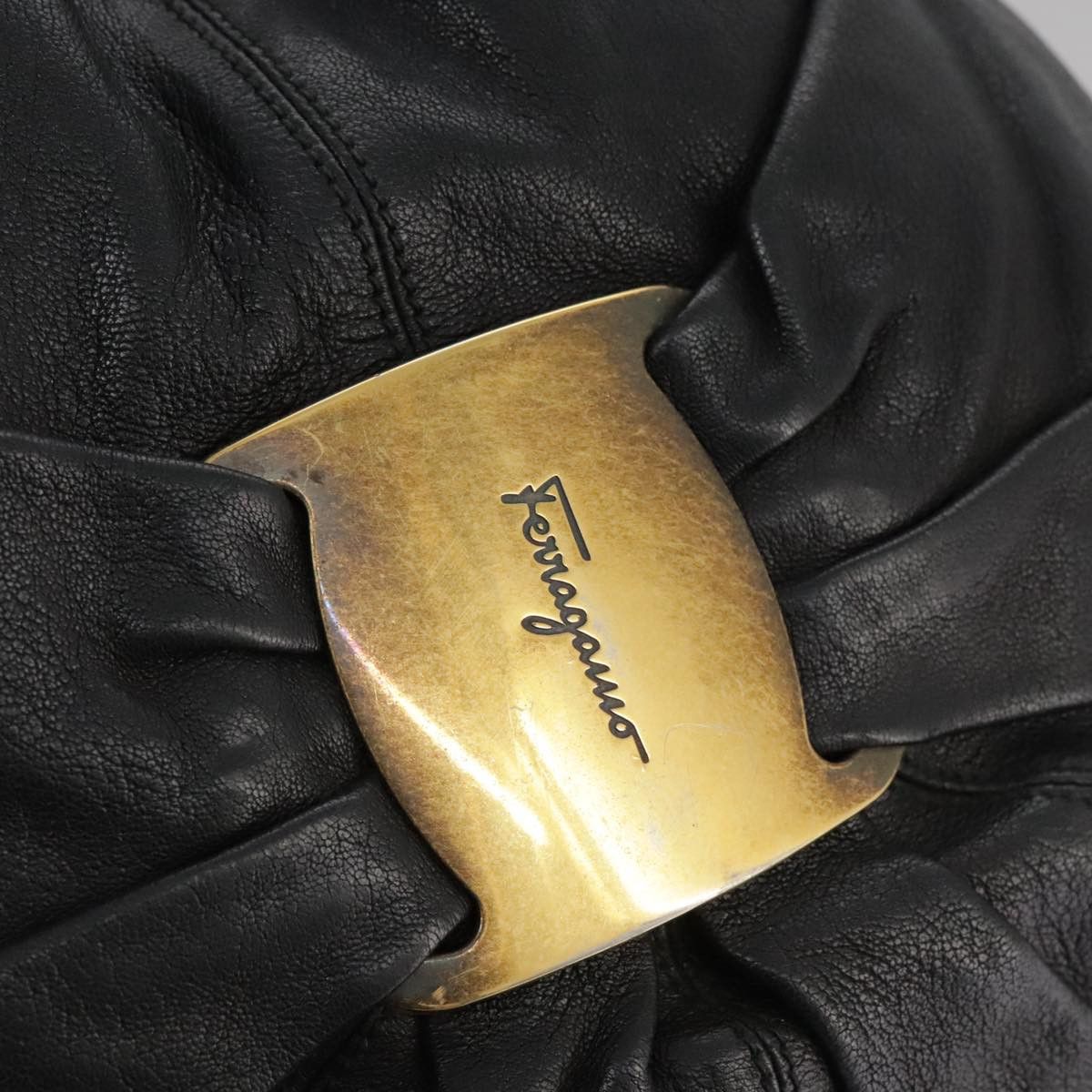 Salvatore Ferragamo Vara Black Leather Handbag (Pre-Owned) Size ONE SIZE - 11 Thumbnail