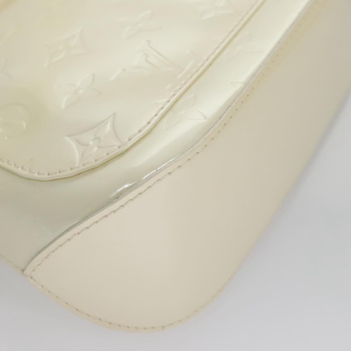 Louis Vuitton Minna White Patent Leather Shoulder Bag (Pre-Owned) Size ONE SIZE - 6 Thumbnail