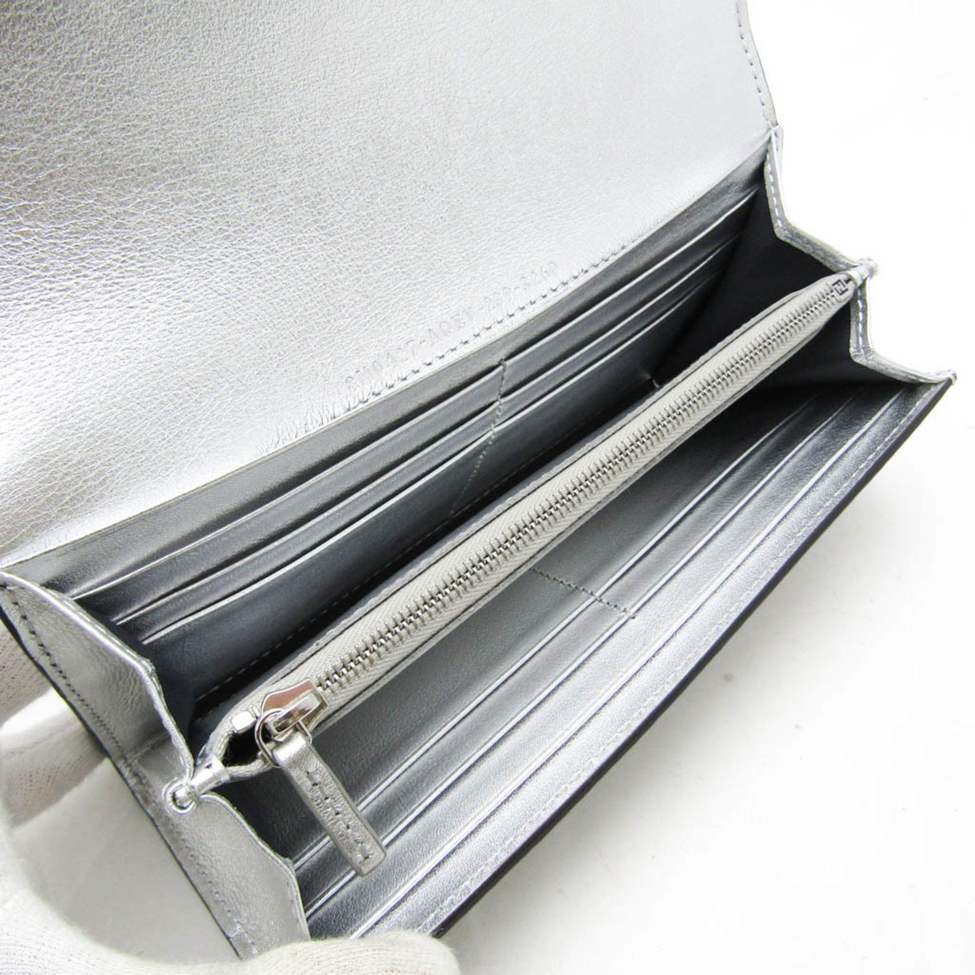Silver Leather Wallet (Pre-Owned)