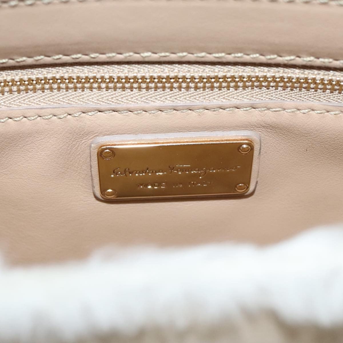 Salvatore Ferragamo Gancini Beige Suede Handbag (Pre-Owned) Size ONE SIZE - 20 Thumbnail