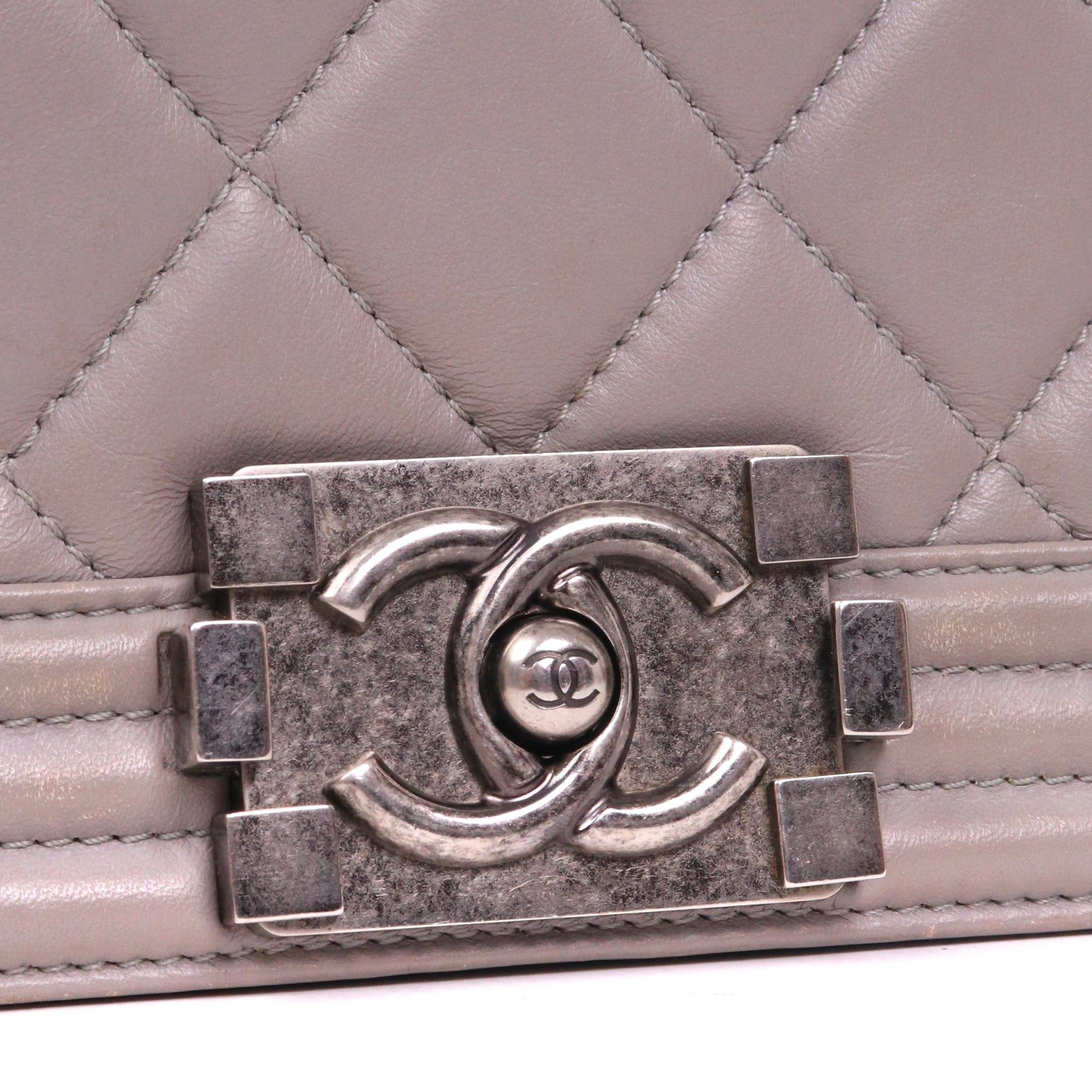 Chanel CHANEL - Boy Chanel shoulder bag in gray leather Size ONE SIZE - 6 Thumbnail