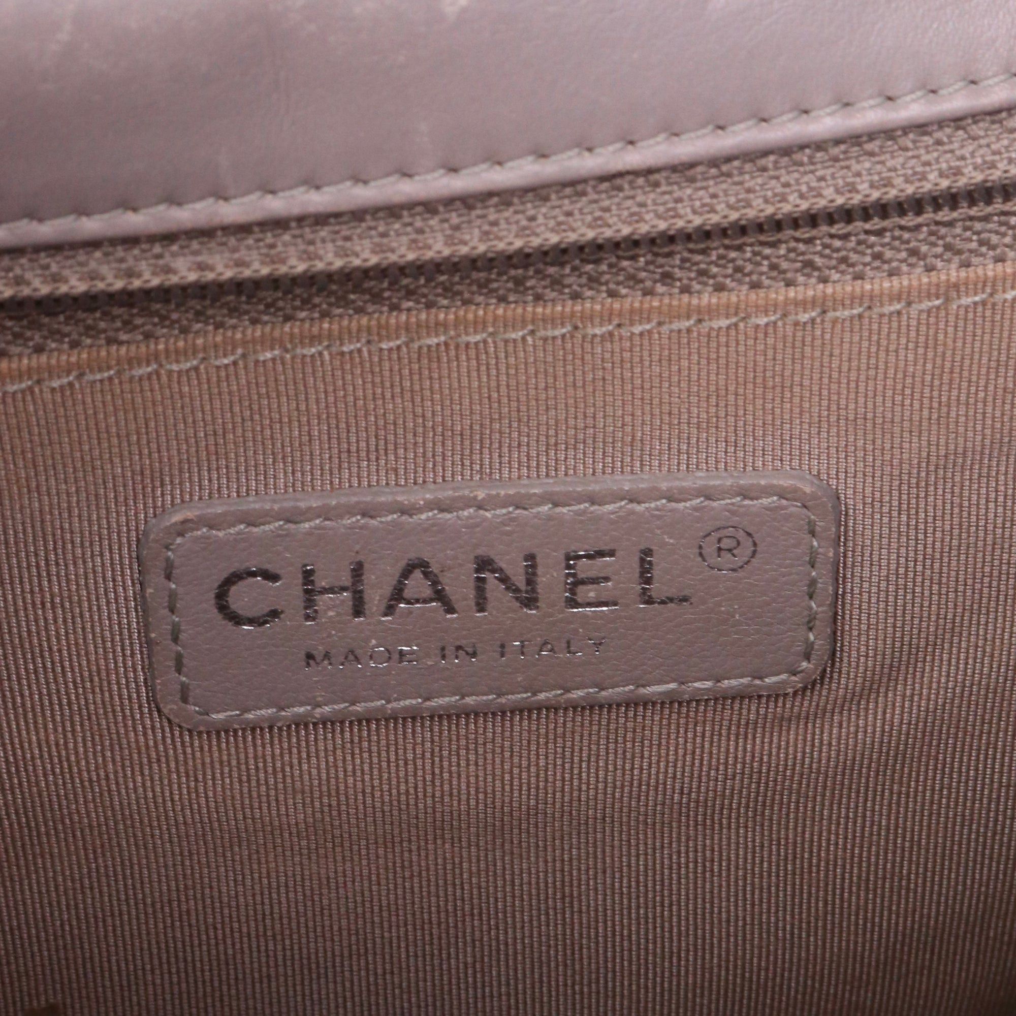 Chanel CHANEL - Boy Chanel shoulder bag in gray leather Size ONE SIZE - 8 Thumbnail