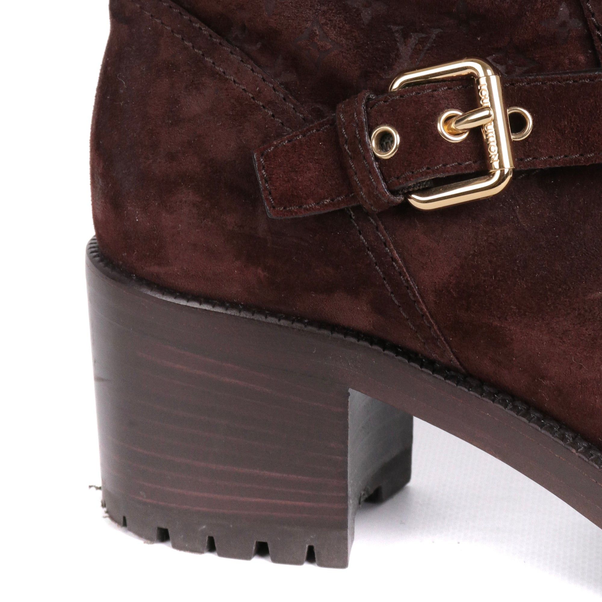 Louis Vuitton LOUIS VUITTON - Louis Vuitton fur-lined boots in brown monogram embossed suede (T39.5) Size US 8.5 / IT 38.5 - 5 Thumbnail
