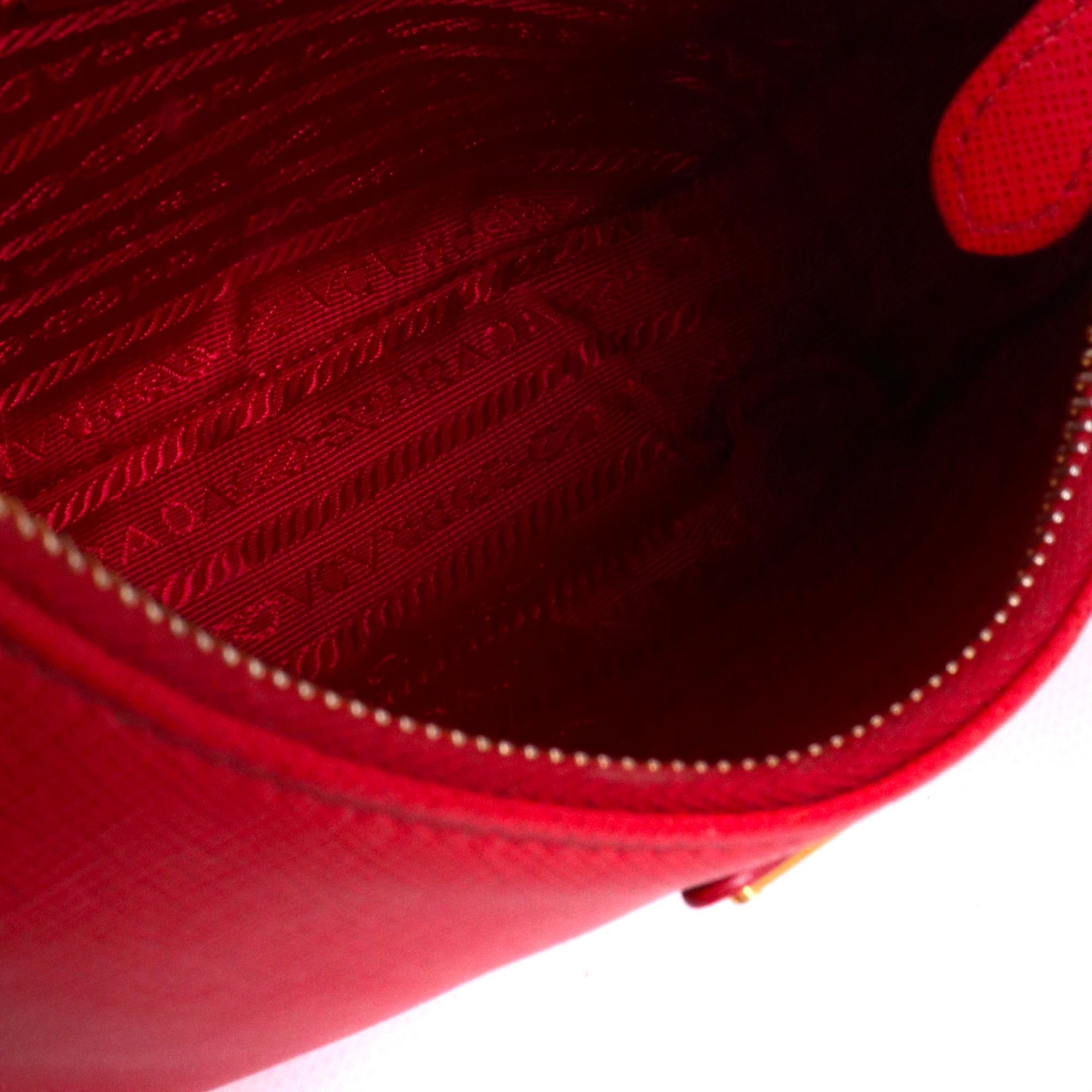 Prada PRADA - Re-Edition 2005 shoulder bag in red saffiano leather Size ONE SIZE - 8 Thumbnail