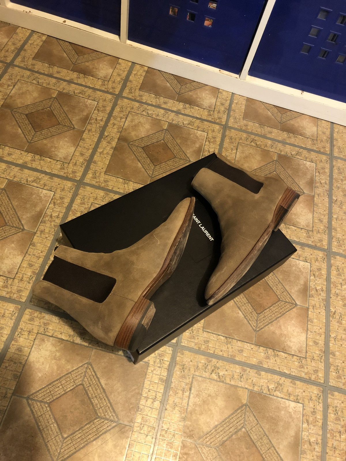 Suede Tan Chelsea Wyatt Boots size 8.5 (41.5)