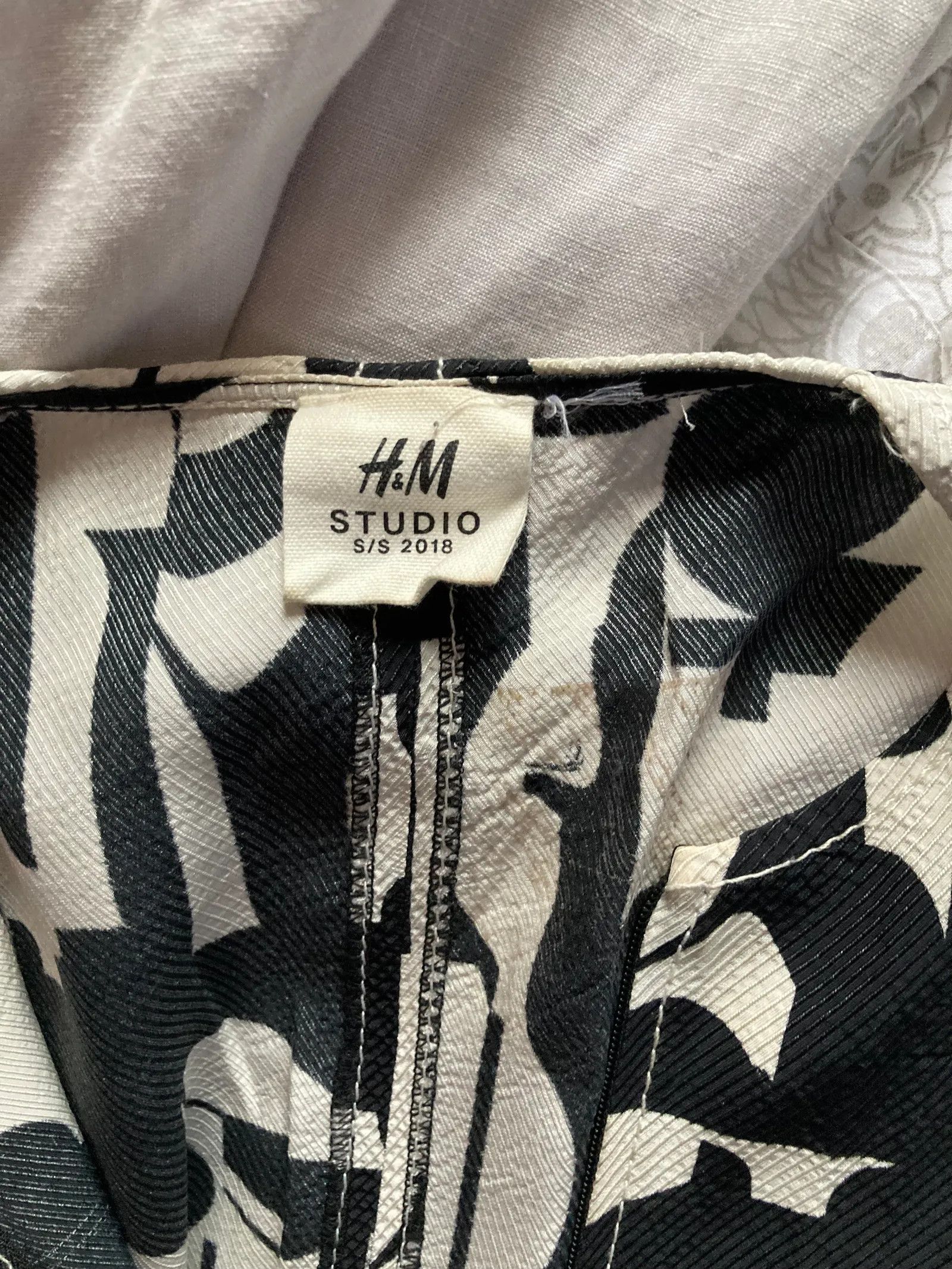 H&M H&M STUDIO H&M studio 2018 Dress Size XS / US 0-2 / IT 36-38 - 2 Thumbnail