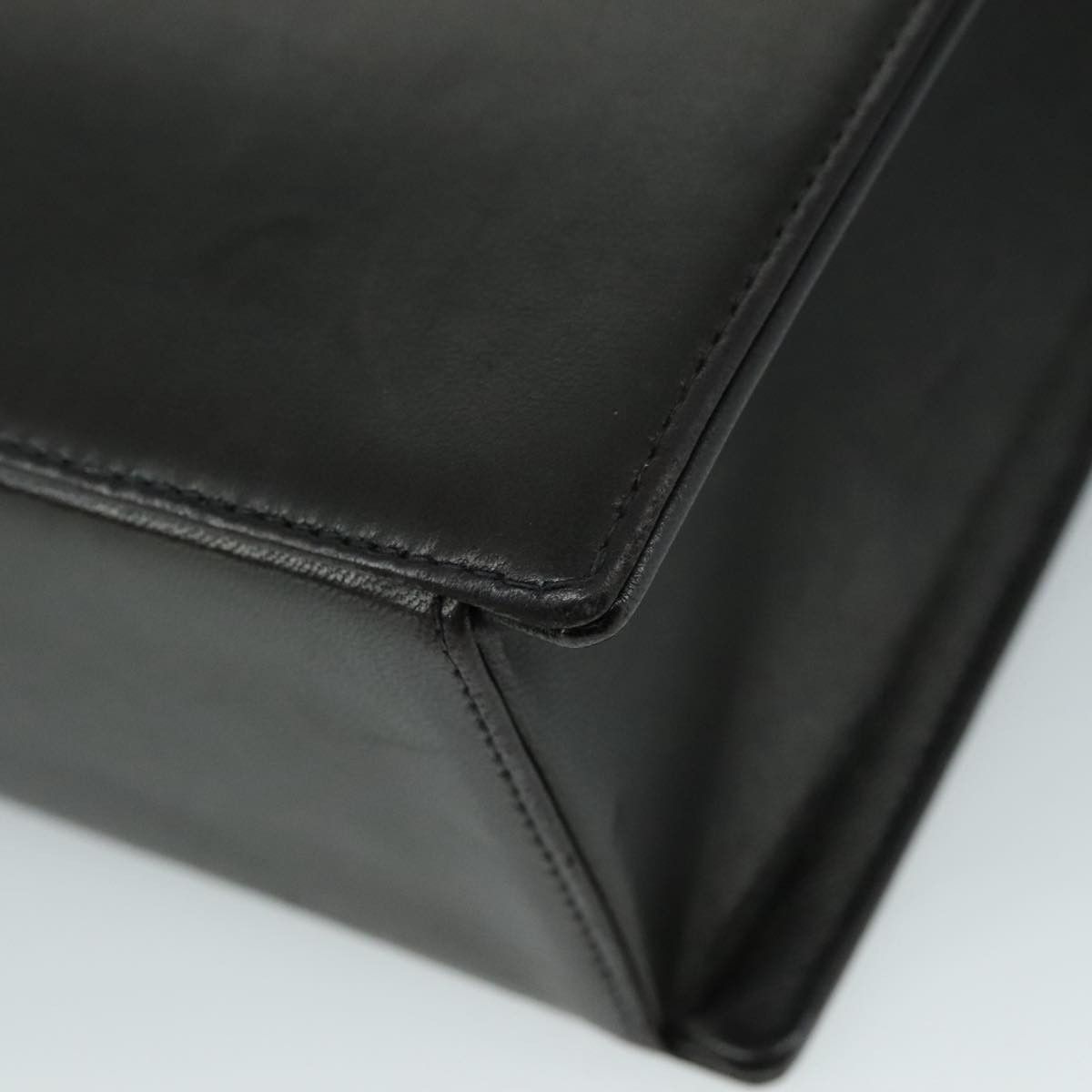 Chanel Cc Black Leather Handbag (Pre-Owned) Size ONE SIZE - 8 Thumbnail