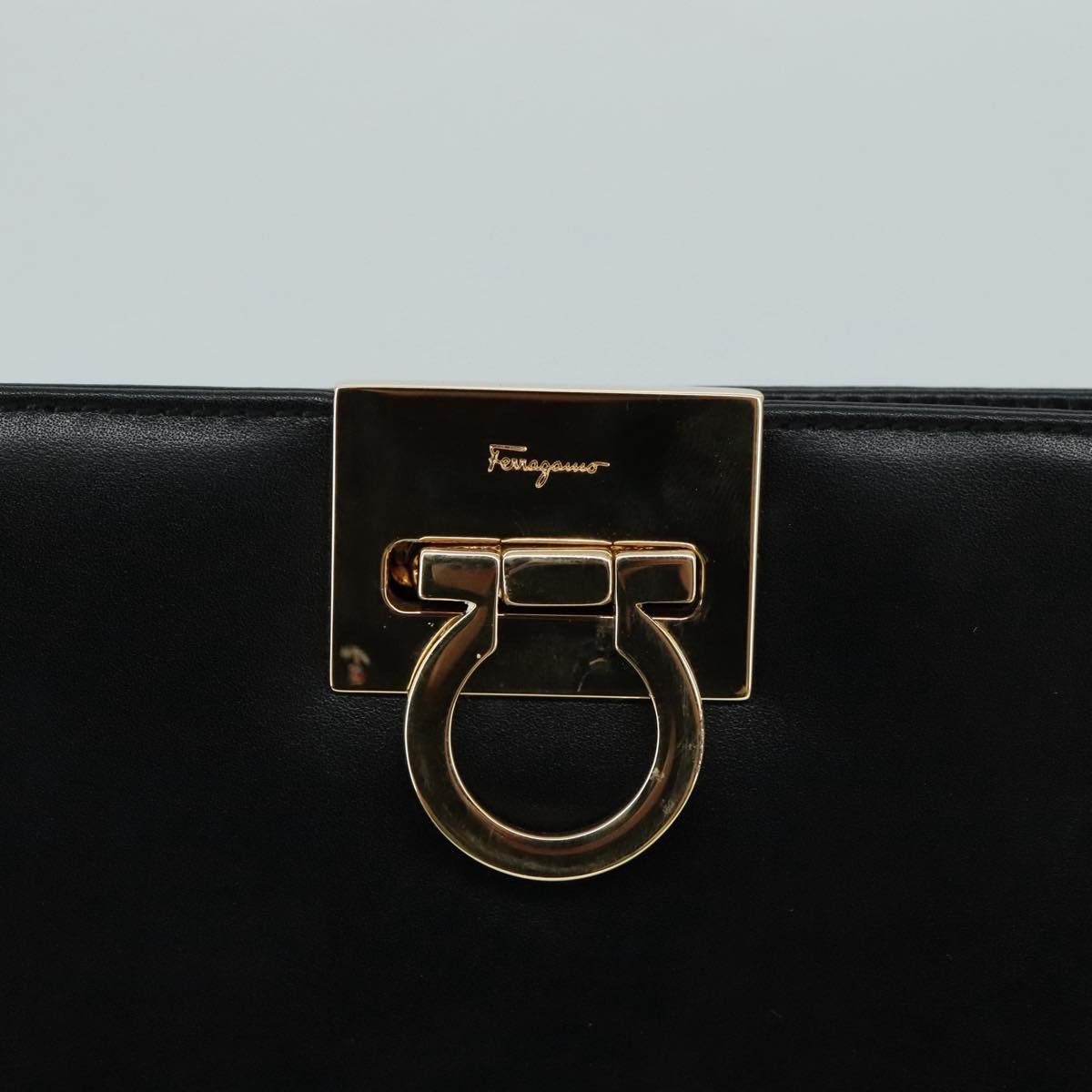 Salvatore Ferragamo Gancini Black Leather Shoulder Bag (Pre-Owned) Size ONE SIZE - 14 Thumbnail