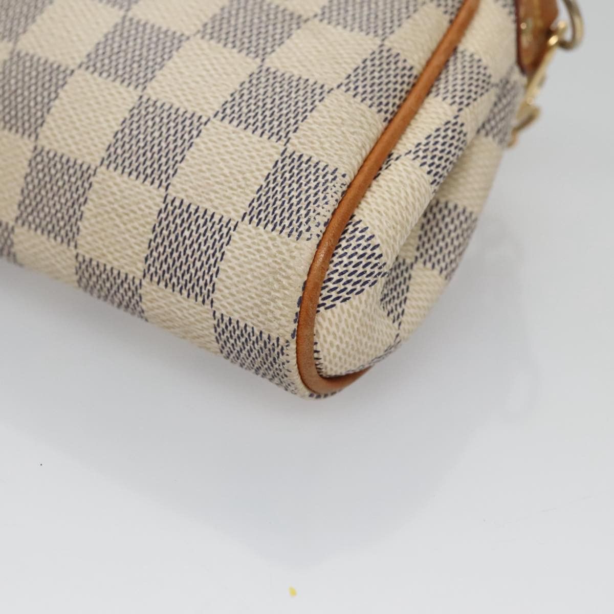 Louis Vuitton Eva White Canvas Shoulder Bag (Pre-Owned) Size ONE SIZE - 10 Thumbnail