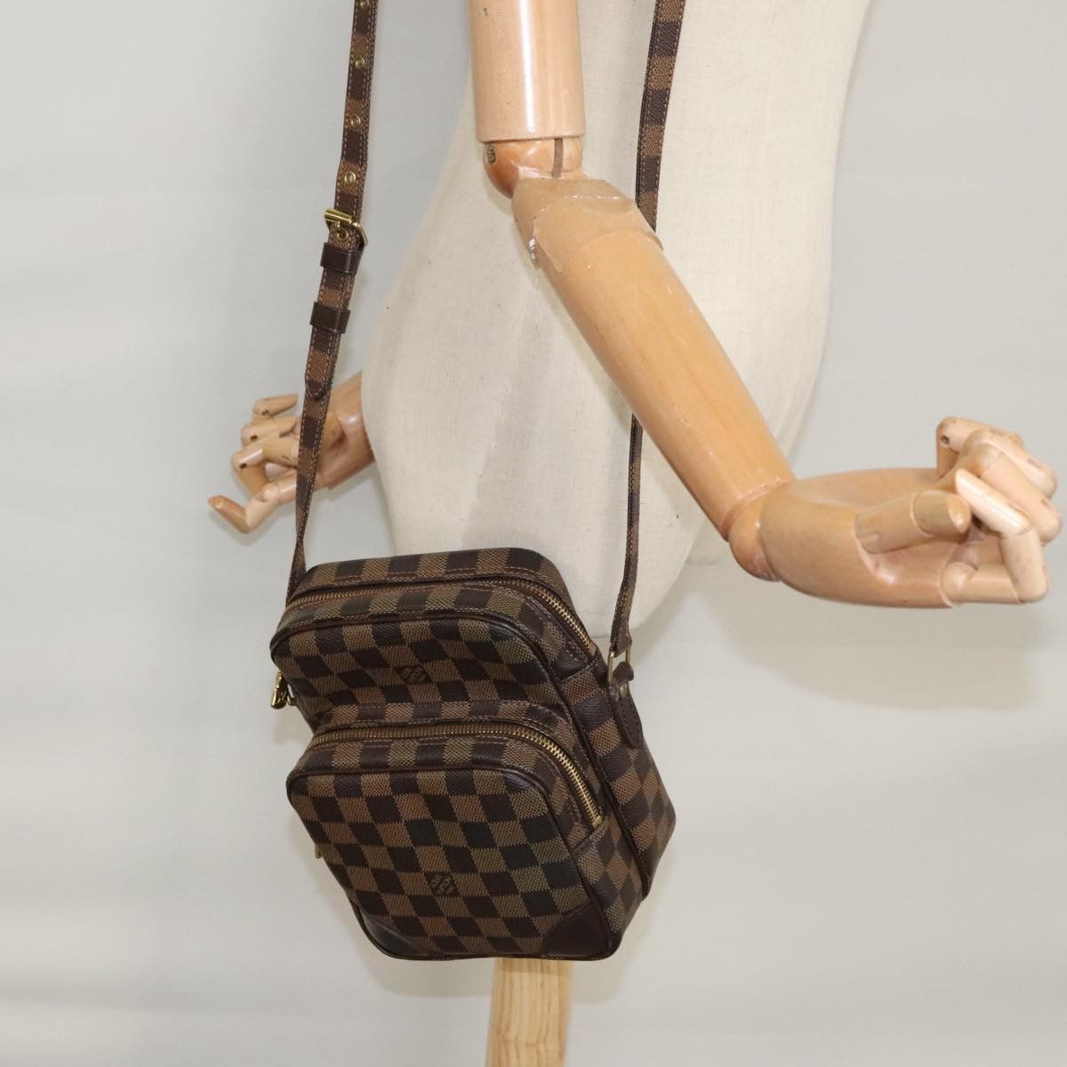 Louis Vuitton Amazon Brown Canvas Shoulder Bag (Pre-Owned) Size ONE SIZE - 17 Thumbnail