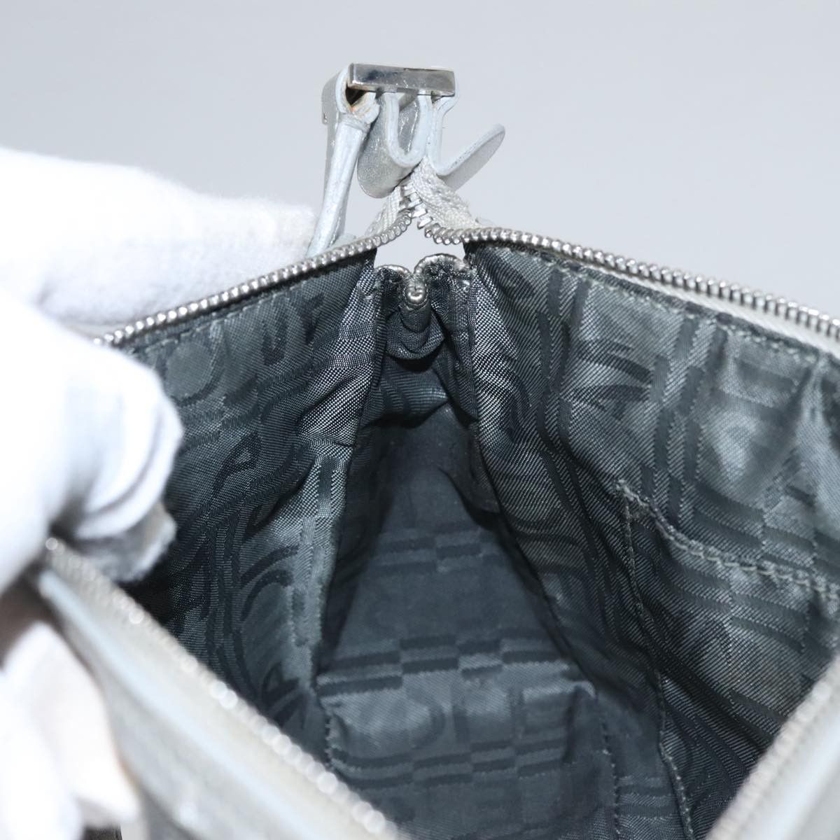 Salvatore Ferragamo Gancini Grey Leather Clutch Bag (Pre-Owned) Size ONE SIZE - 19 Thumbnail