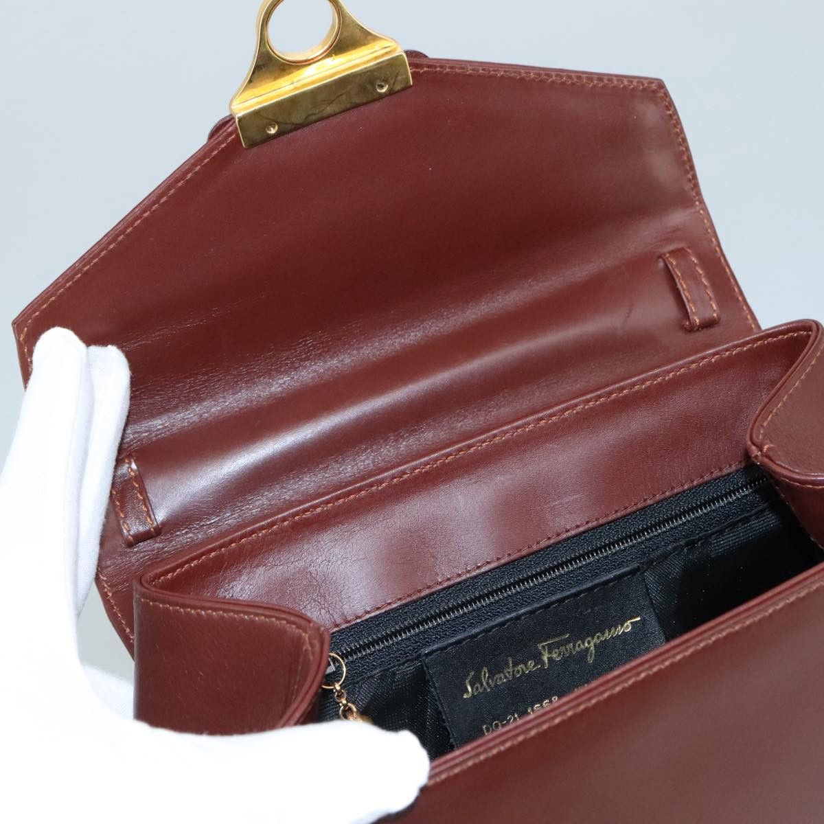 Salvatore Ferragamo Brown Leather Handbag (Pre-Owned) Size ONE SIZE - 18 Thumbnail