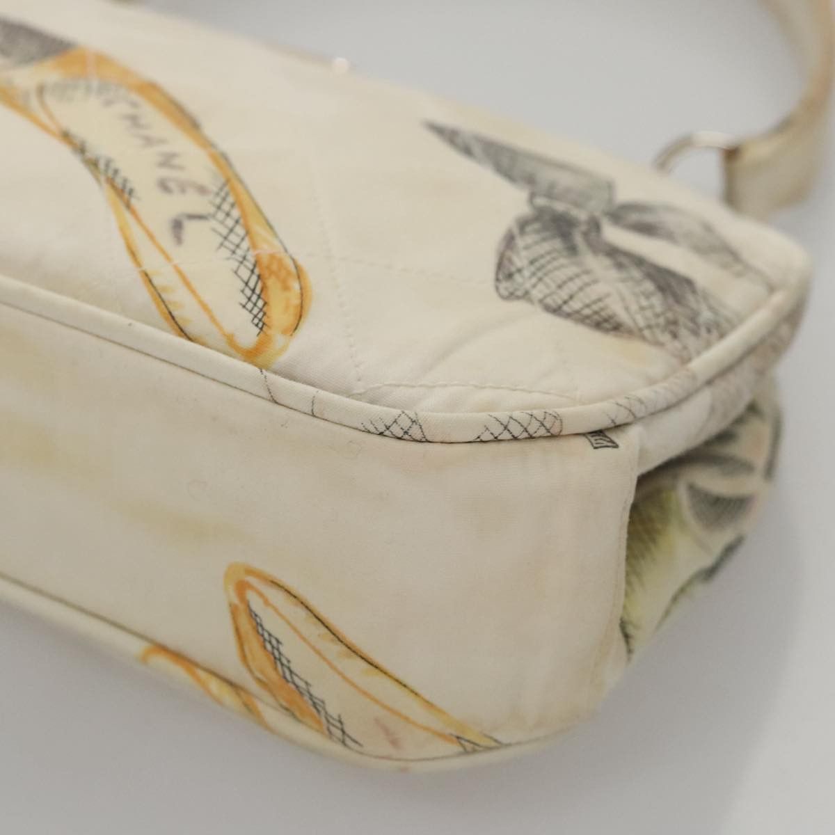 Chanel White Canvas Handbag (Pre-Owned) Size ONE SIZE - 7 Thumbnail