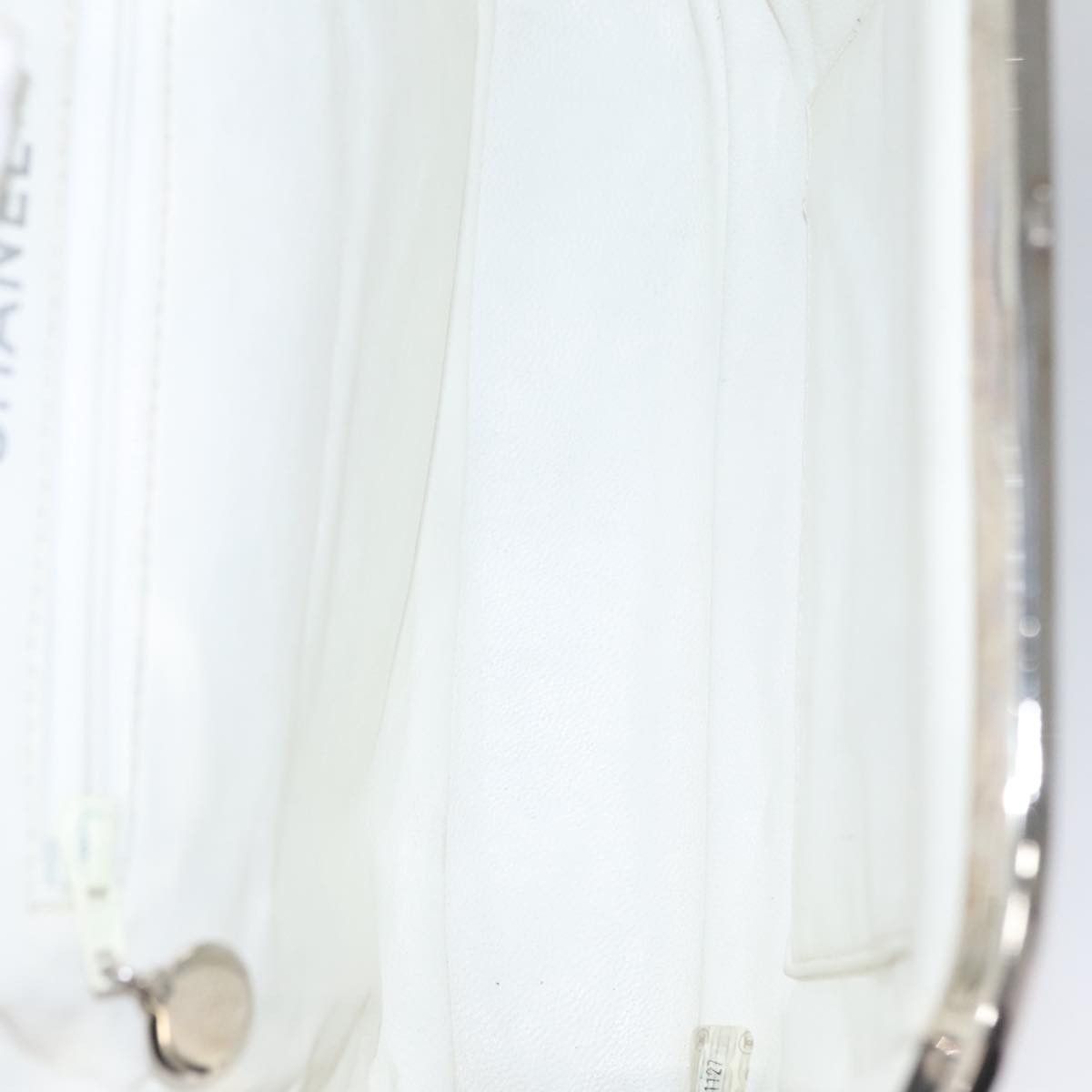 Chanel White Canvas Handbag (Pre-Owned) Size ONE SIZE - 12 Thumbnail