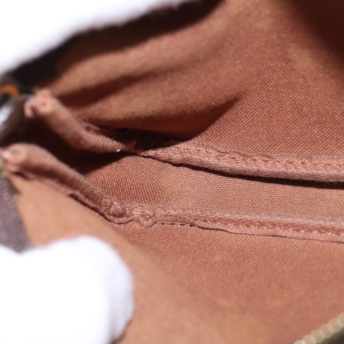 Louis Vuitton Mini Pochette Accessoires Brown Canvas Clutch Bag Size ONE SIZE - 19 Thumbnail