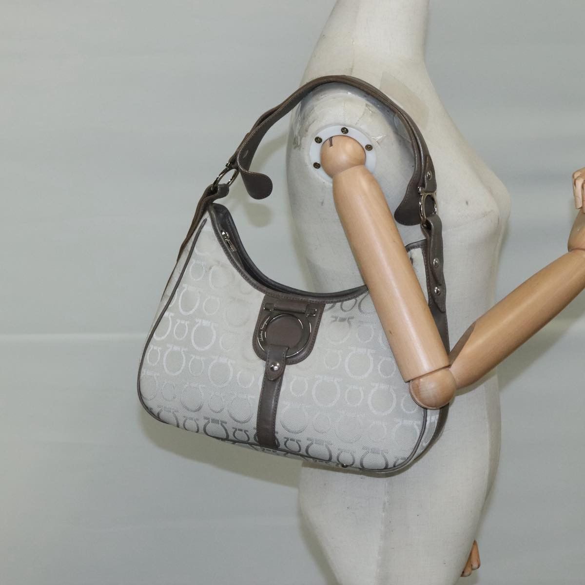 Salvatore Ferragamo Gancini Grey Canvas Shoulder Bag (Pre-Owned) Size ONE SIZE - 18 Thumbnail