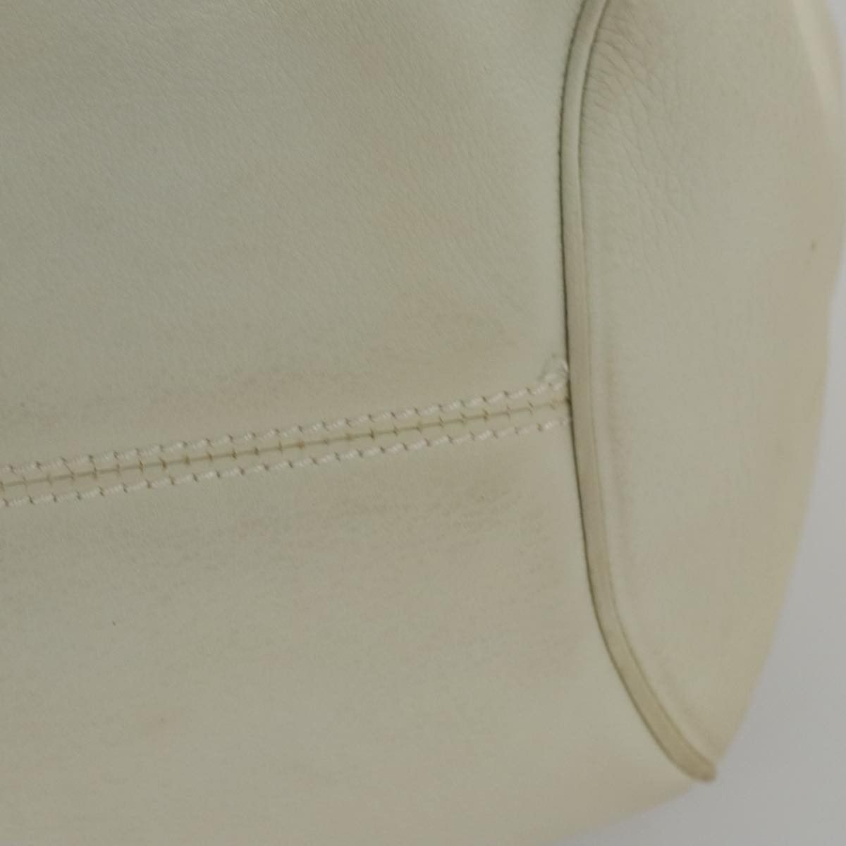 Salvatore Ferragamo Gancini White Leather Handbag (Pre-Owned) Size ONE SIZE - 6 Thumbnail