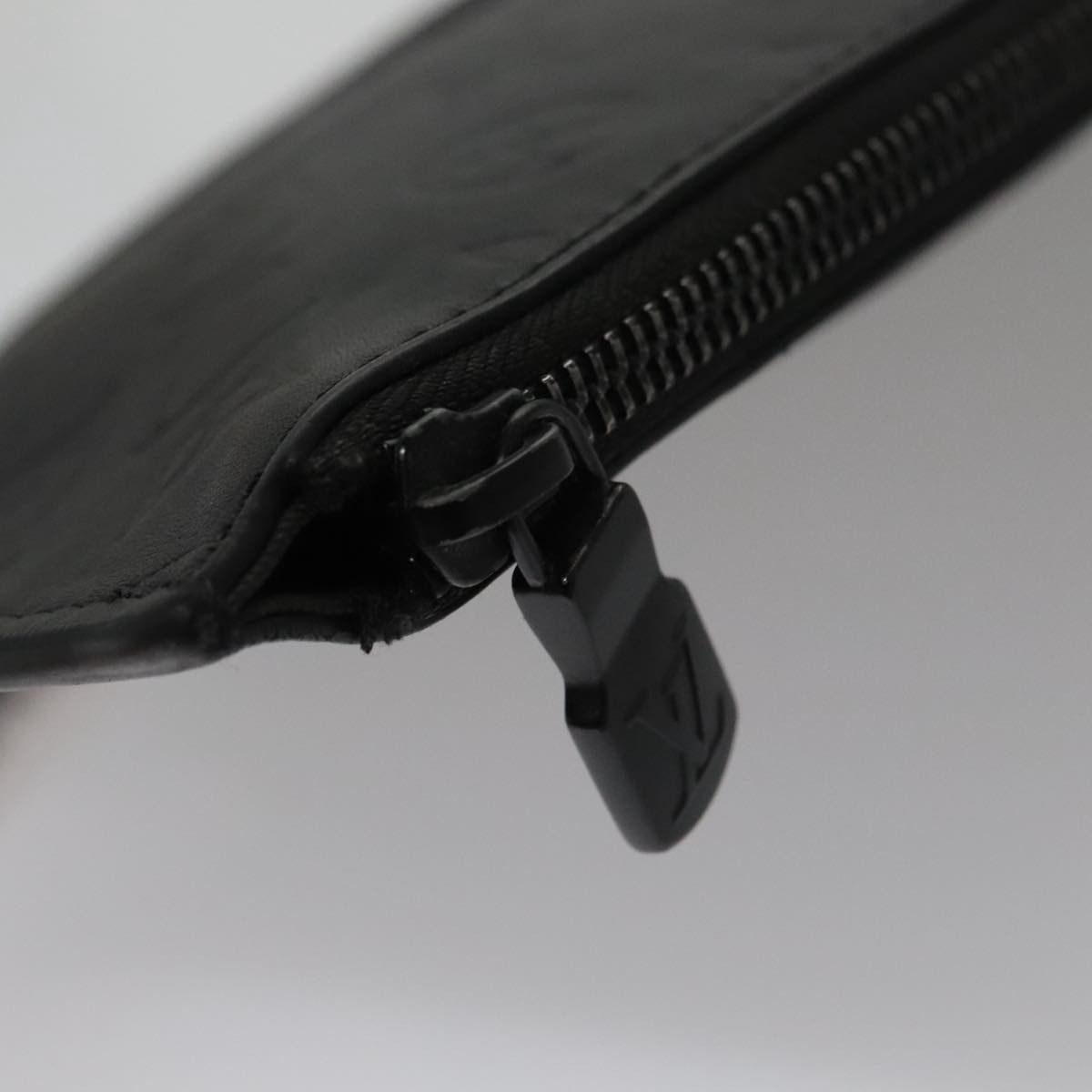 Louis Vuitton Black Leather Clutch Bag (Pre-Owned) Size ONE SIZE - 9 Thumbnail