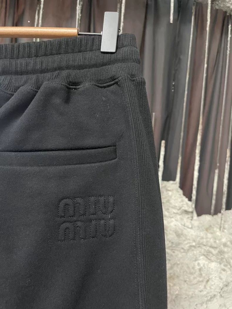 Miu Miu Miu Miu Miu black pocket cloth logo sweatpants Size US 30 / EU 46 - 6 Thumbnail