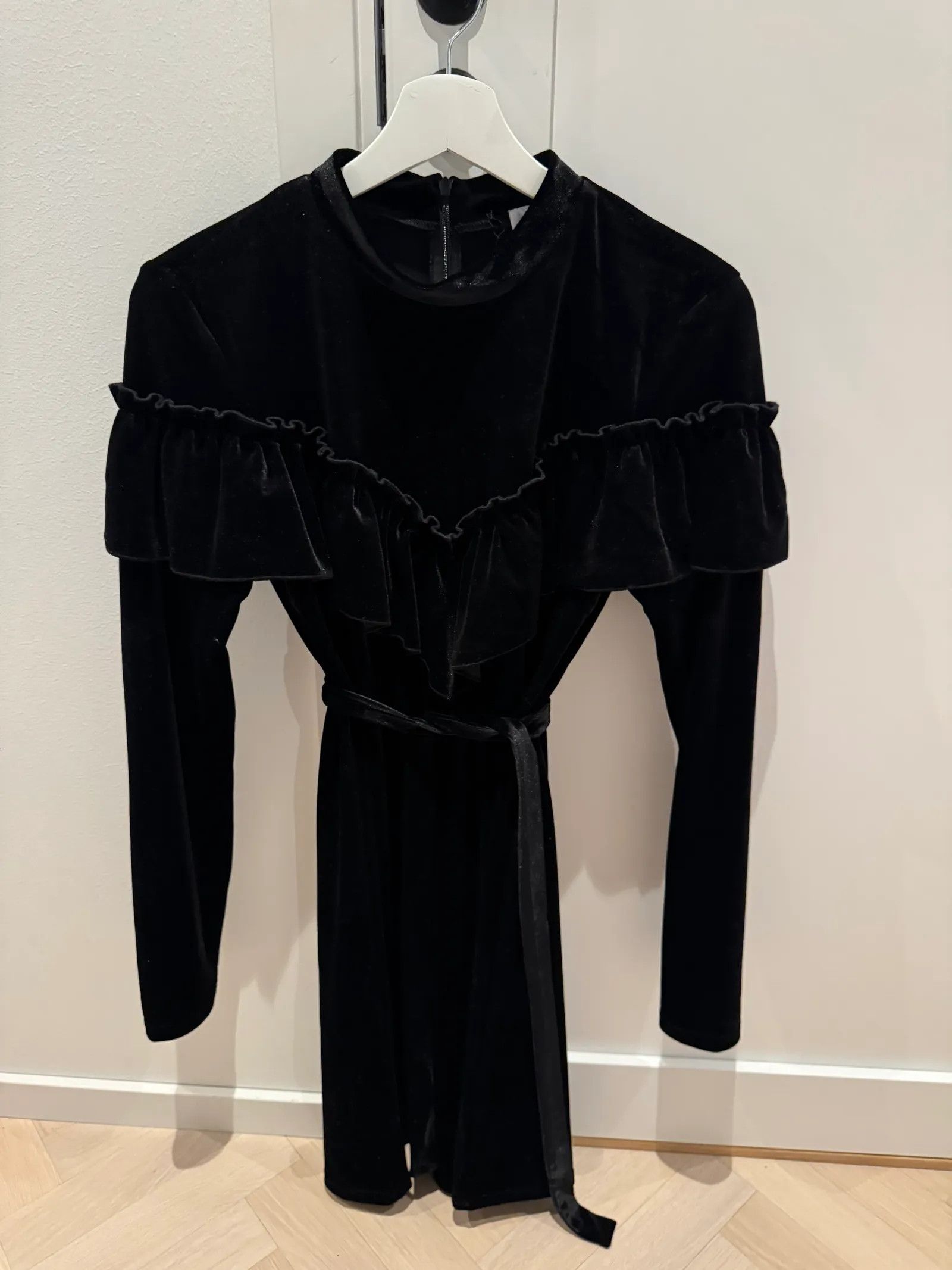 Gestuz Gestuz Black dress flounce dress Gestuz Dress Size M / US 6-8 / IT 42-44 - 5 Thumbnail