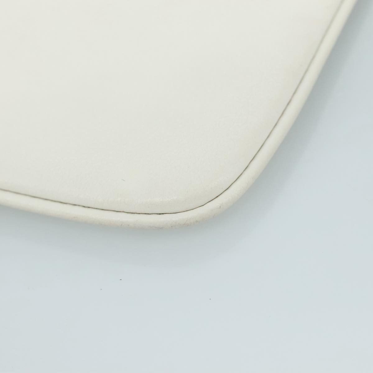 Balenciaga Everyday White Leather Clutch Bag (Pre-Owned) Size ONE SIZE - 7 Thumbnail