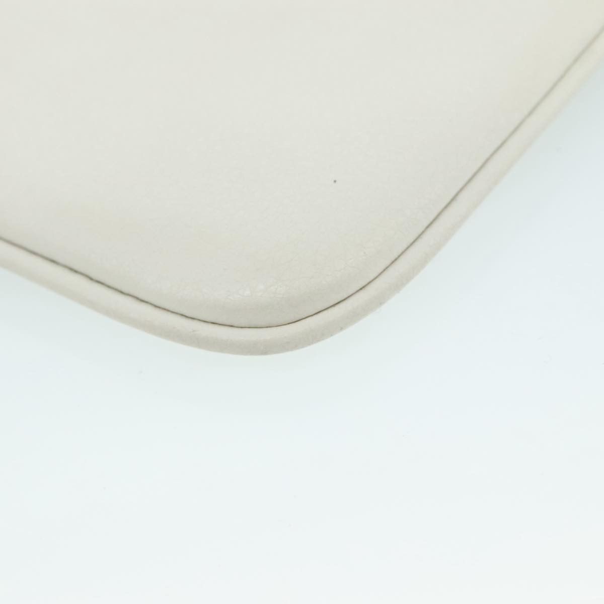 Balenciaga Everyday White Leather Clutch Bag (Pre-Owned) Size ONE SIZE - 8 Thumbnail
