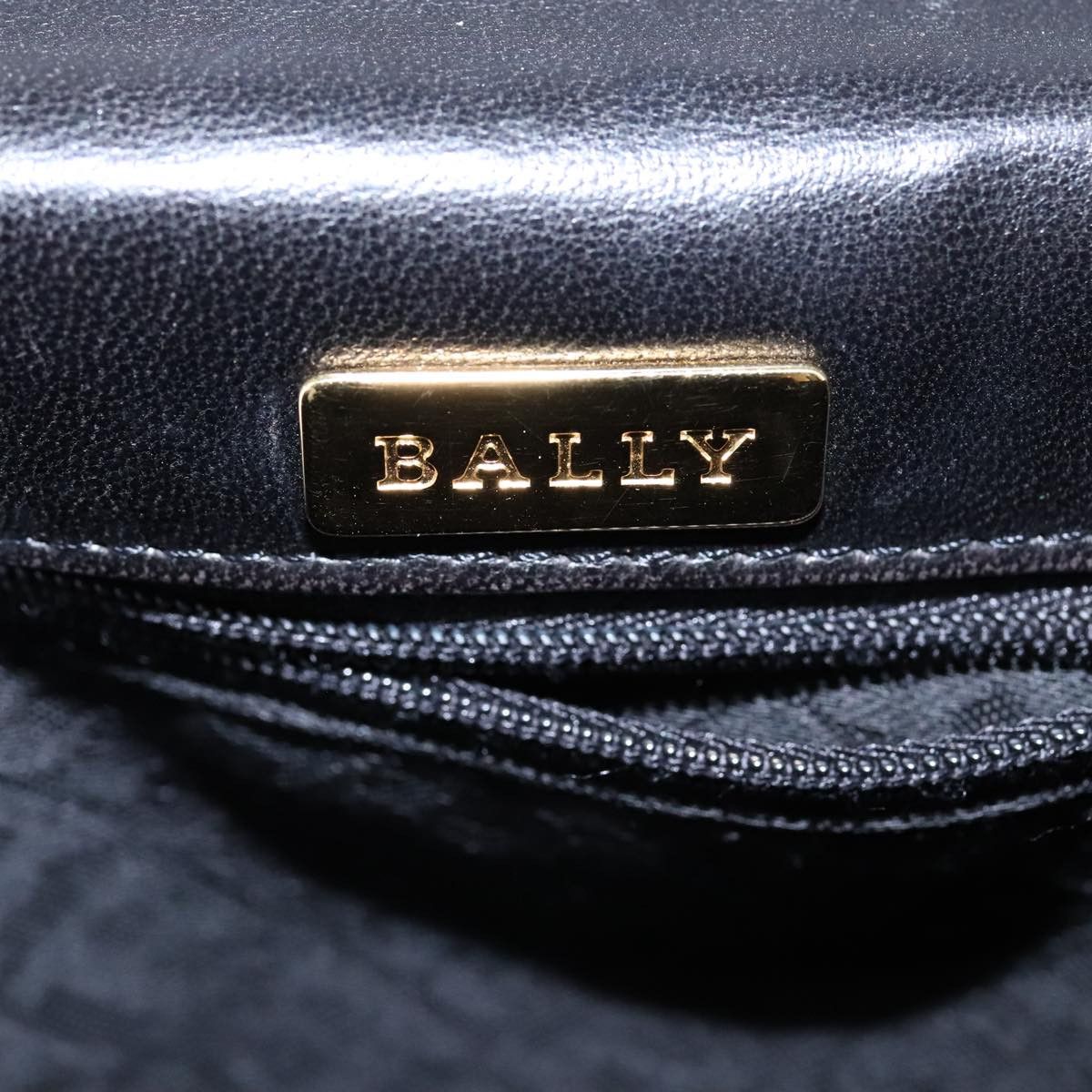 Bally Black Leather Handbag (Pre-Owned) Size ONE SIZE - 9 Thumbnail