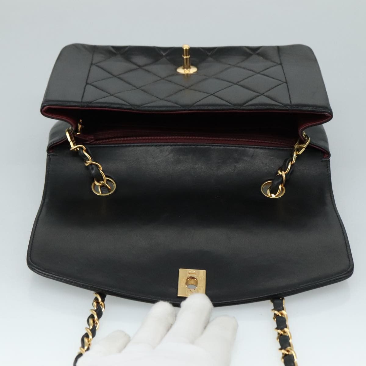 Chanel Diana Black Leather Shoulder Bag (Pre-Owned) Size ONE SIZE - 14 Thumbnail