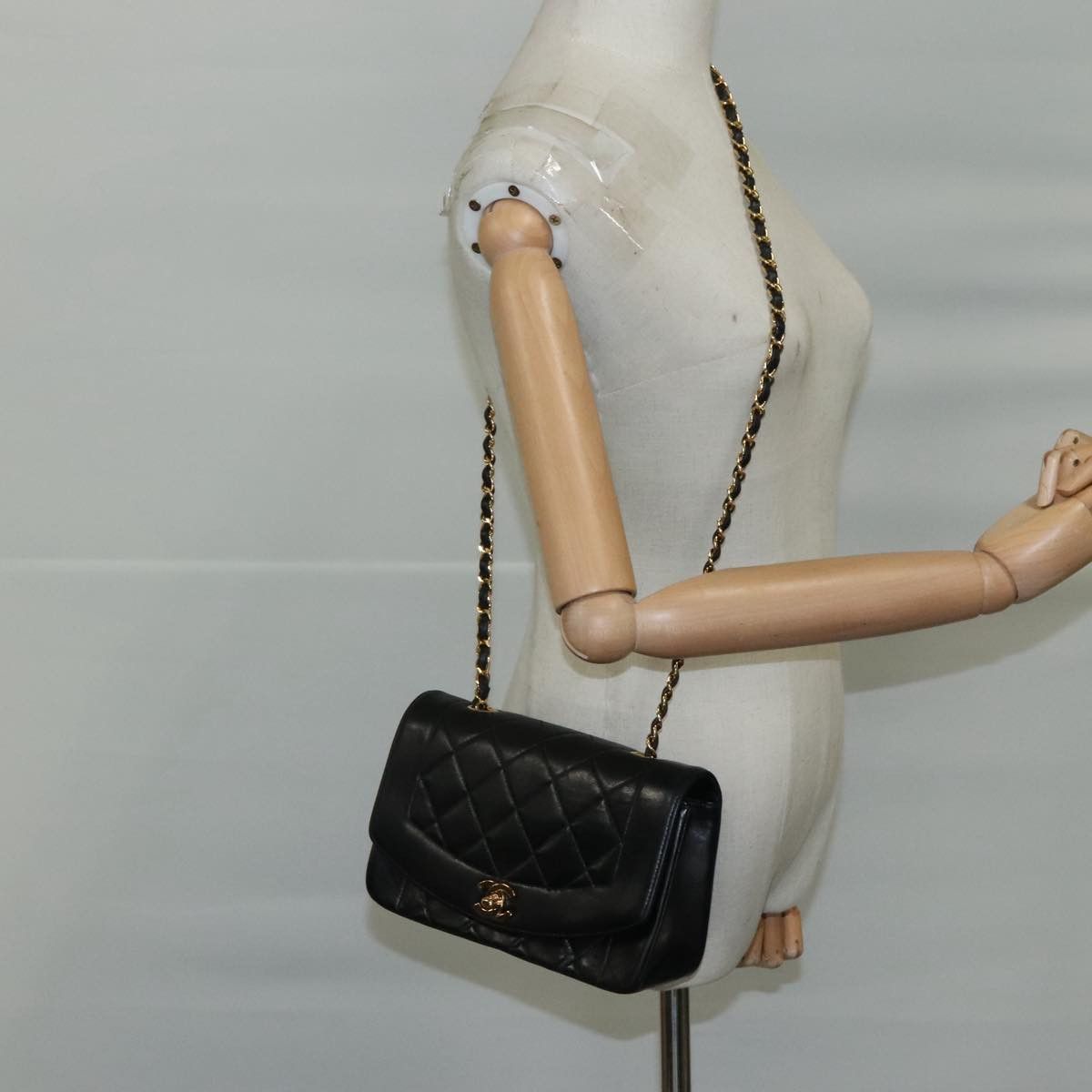 Chanel Diana Black Leather Shoulder Bag (Pre-Owned) Size ONE SIZE - 11 Thumbnail