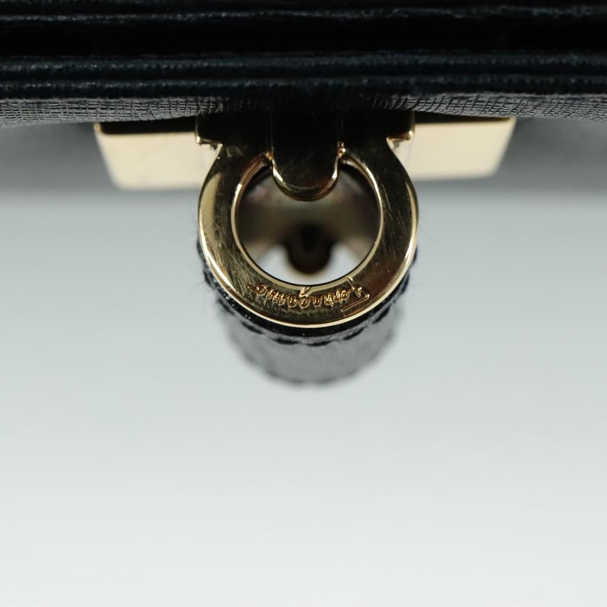 Salvatore Ferragamo - Navy Leather Shoulder Bag (Pre-Owned) Size ONE SIZE - 13 Thumbnail