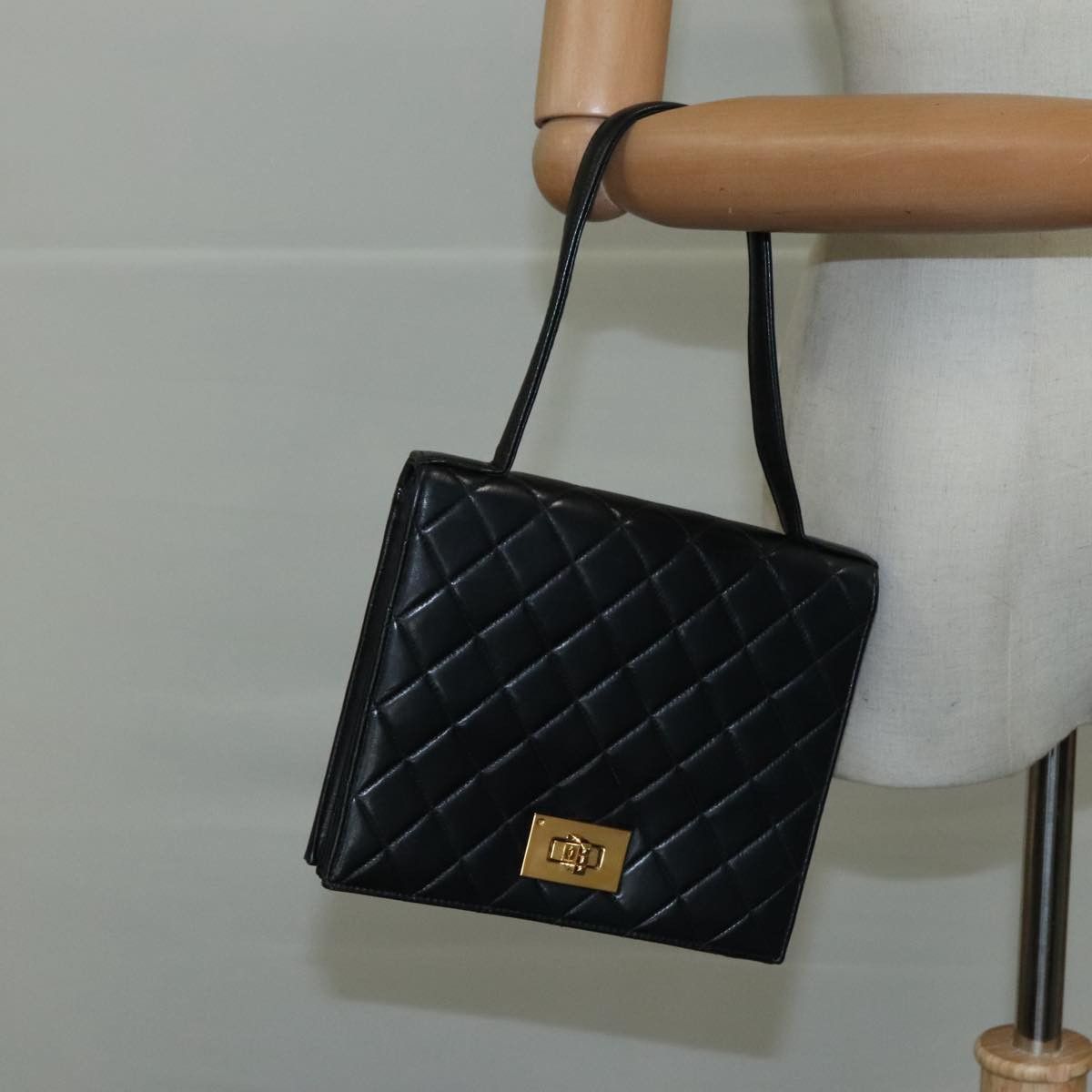 Chanel 2,55 Black Leather Shoulder Bag (Pre-Owned) Size ONE SIZE - 16 Thumbnail