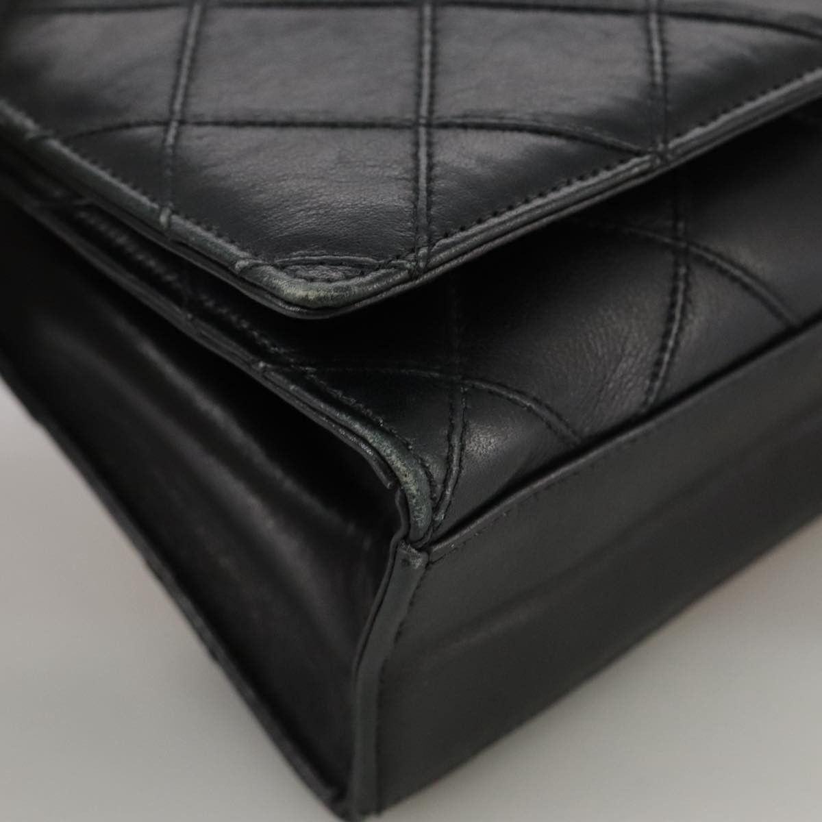 Chanel Single Flap Black Leather Shoulder Bag (Pre-Owned) Size ONE SIZE - 6 Thumbnail
