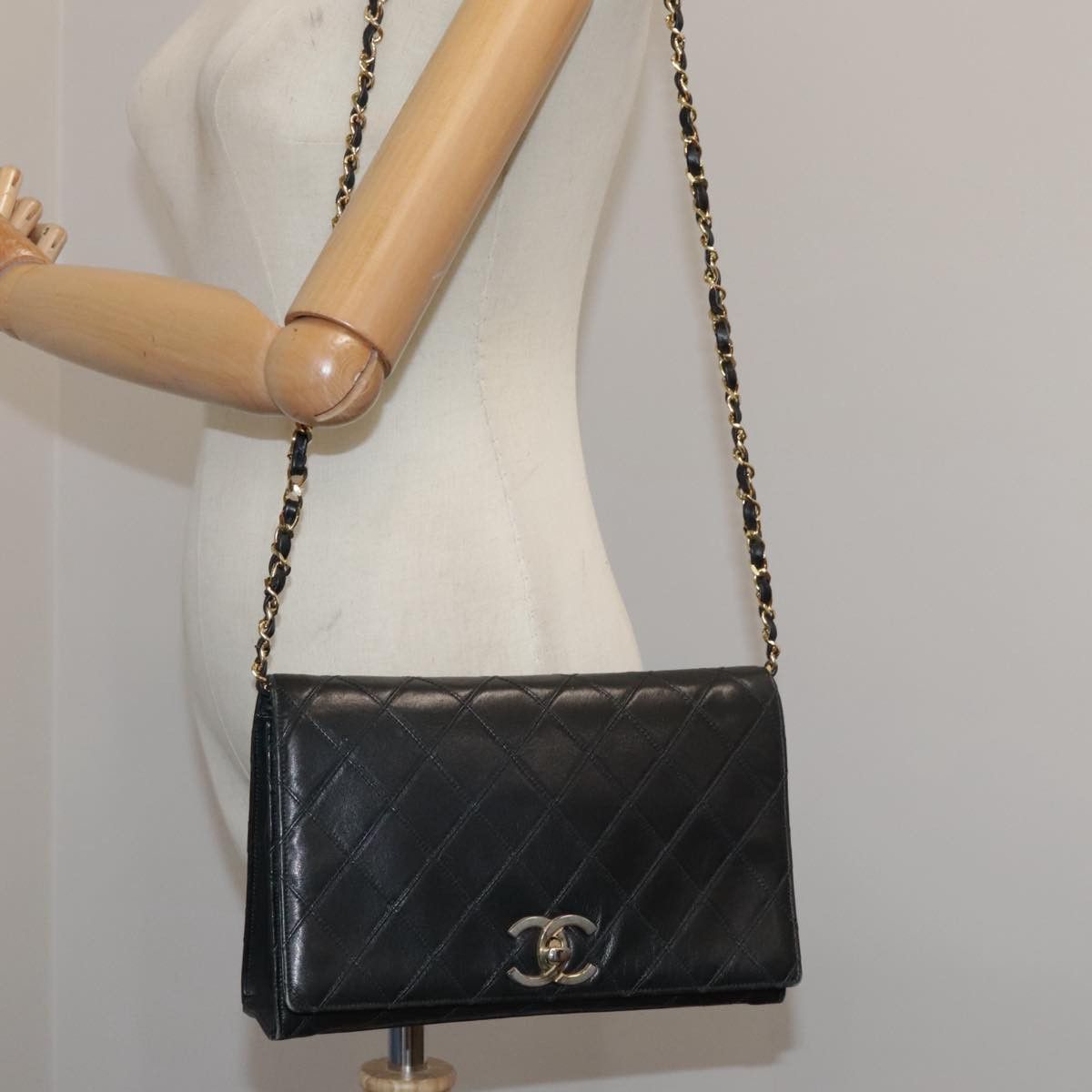 Chanel Single Flap Black Leather Shoulder Bag (Pre-Owned) Size ONE SIZE - 16 Thumbnail