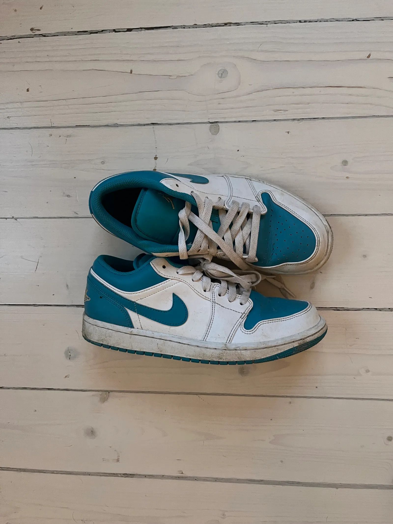 Nike Nike Jordans Low Sneakers Size US 11 / IT 41 - 2 Thumbnail