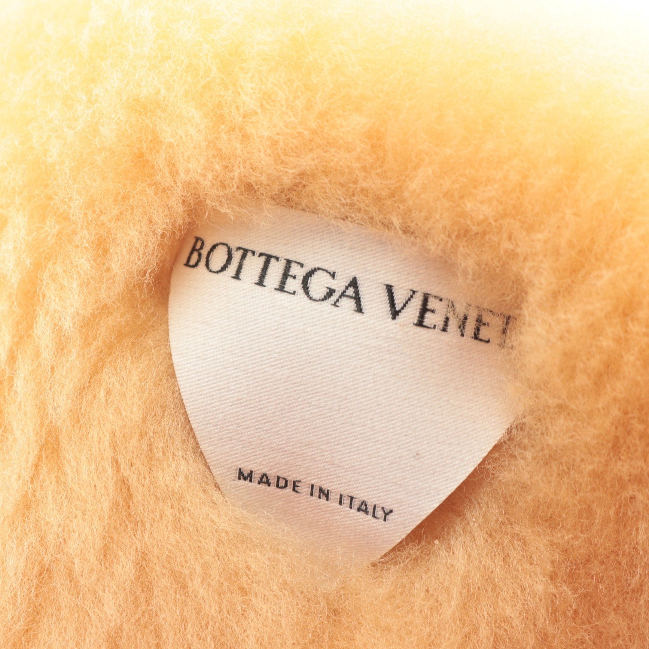 Bottega Veneta Bottega Veneta Scarf Shearling Fur Beige Size ONE SIZE - 3 Thumbnail